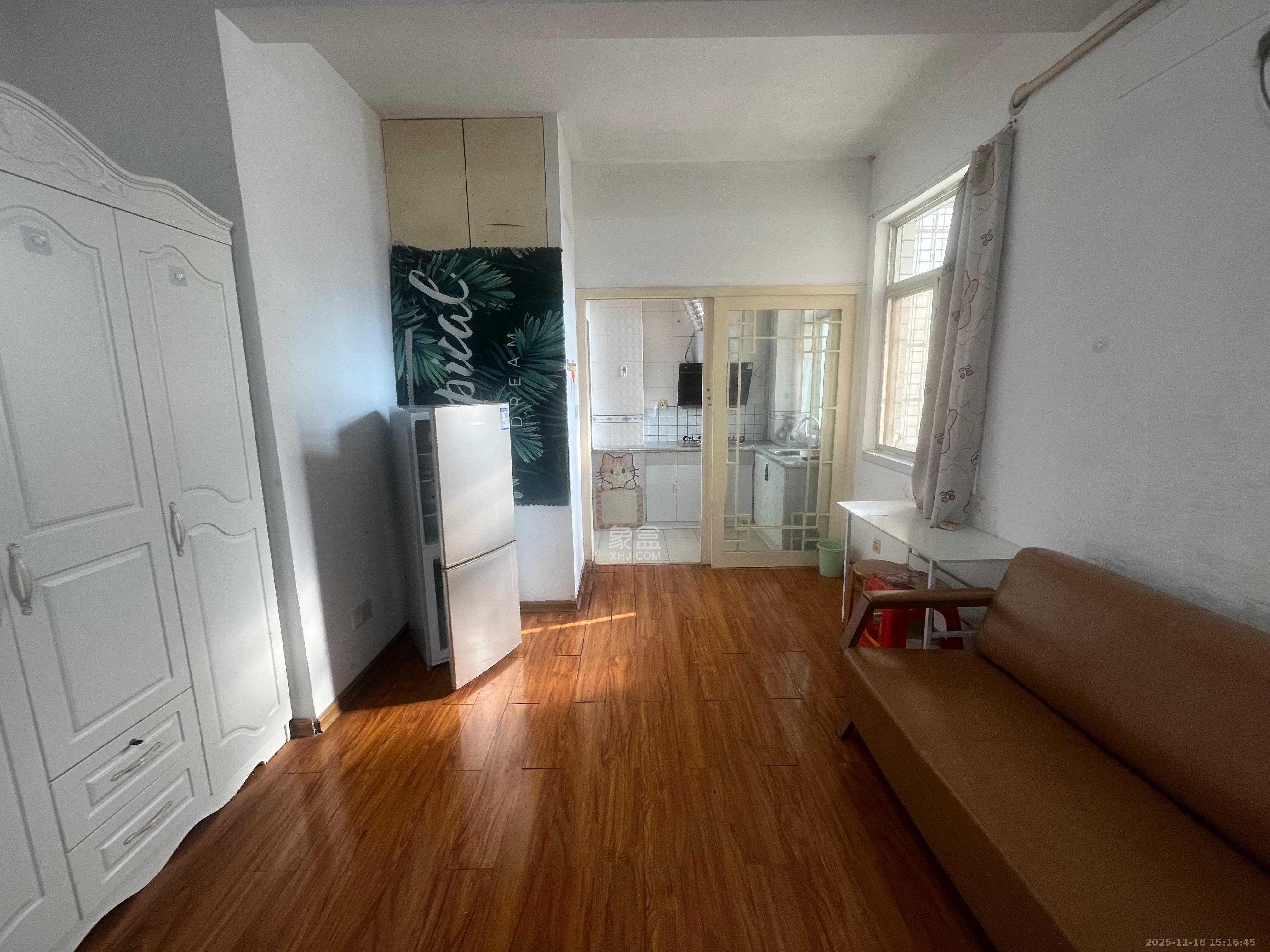 东方新世界  1室1厅1卫    1300.0元/月室内图