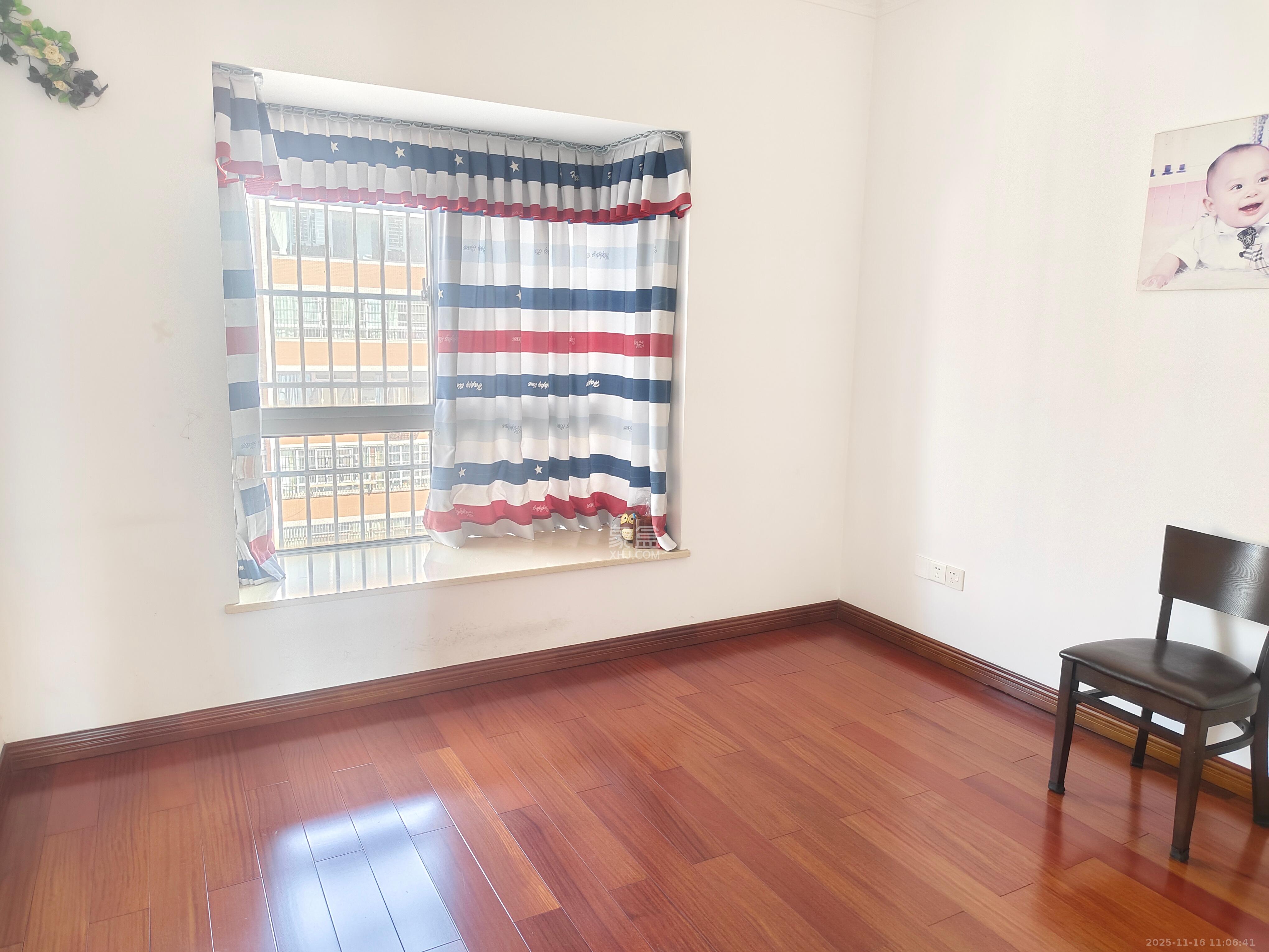 湘林家园（湘林小区电梯房）  4室2厅2卫    3000.0元/月室内图