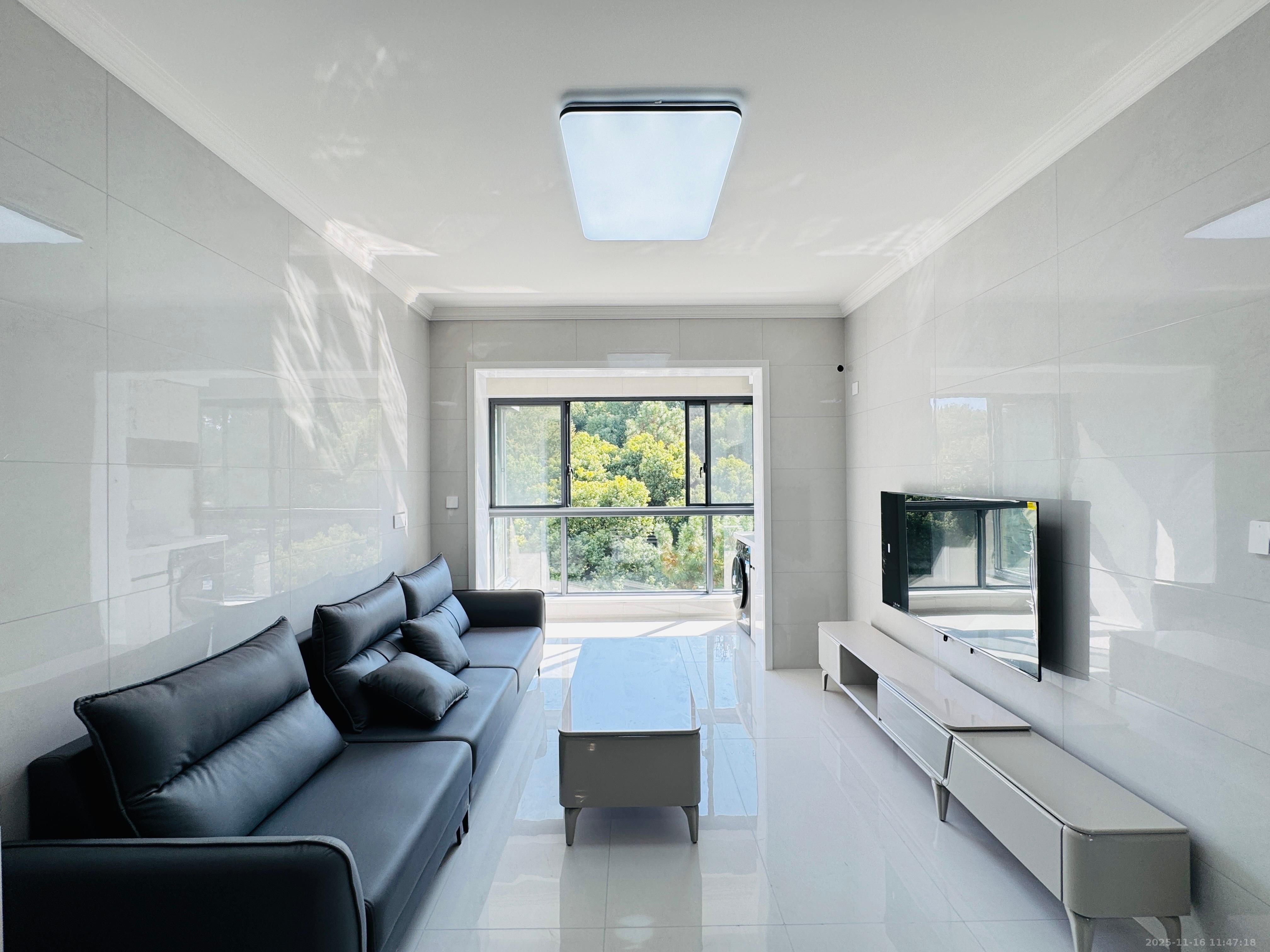 湖湘时代名邸公园壹号  2室2厅1卫    2300.0元/月