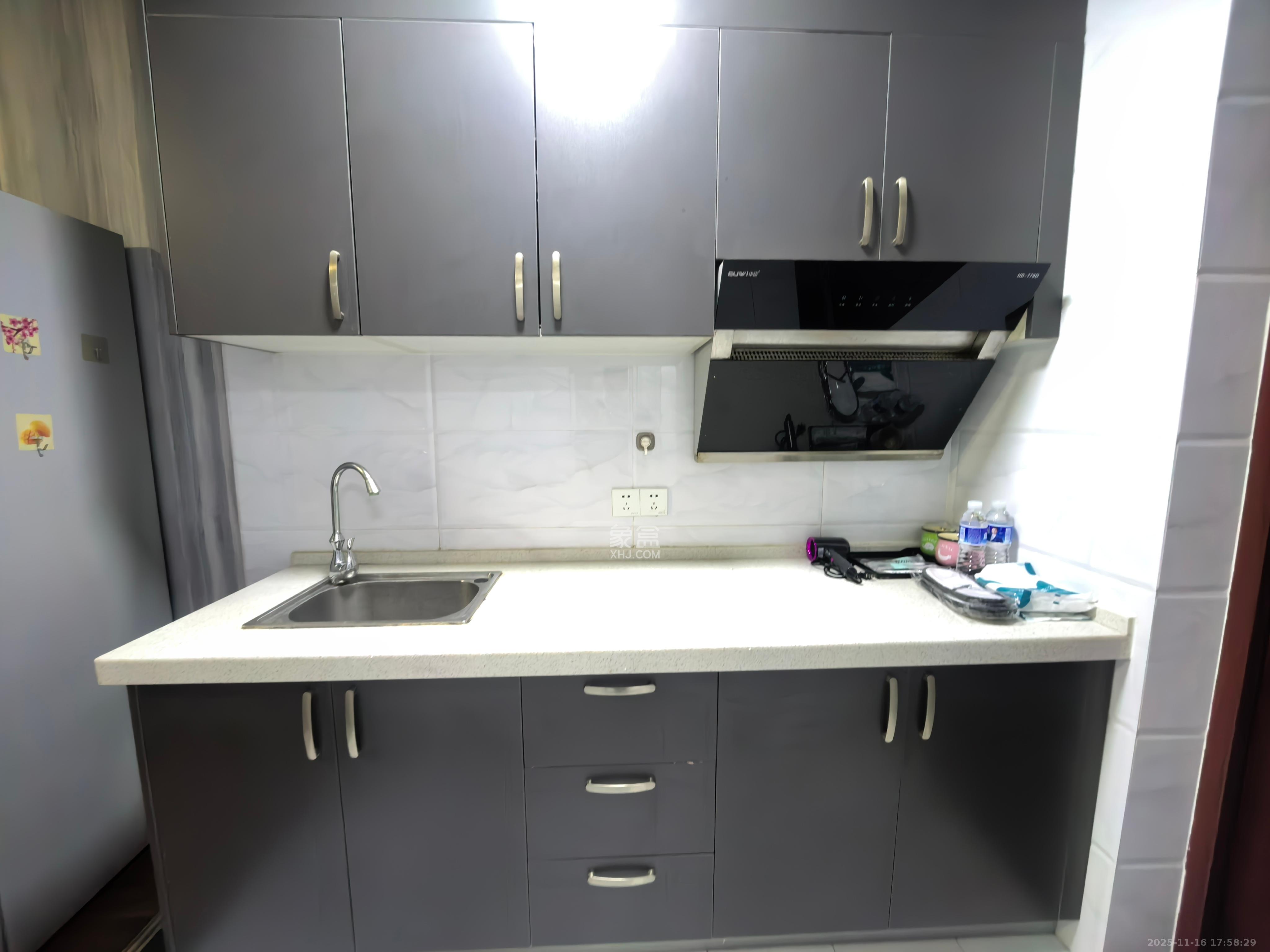 京武浪琴山一、二期 1室1厅1卫 1900.0元/月 京武浪琴山一、二期 1室1厅1卫 1900.0元/月室内图