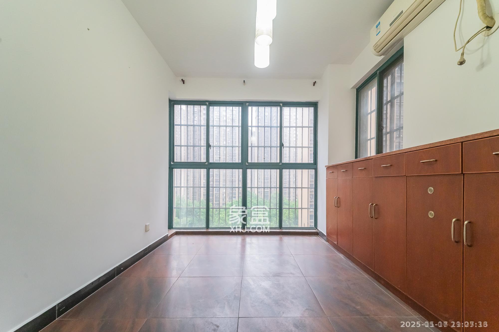 筑梦佳园  4室2厅2卫    2100.0元/月室内图