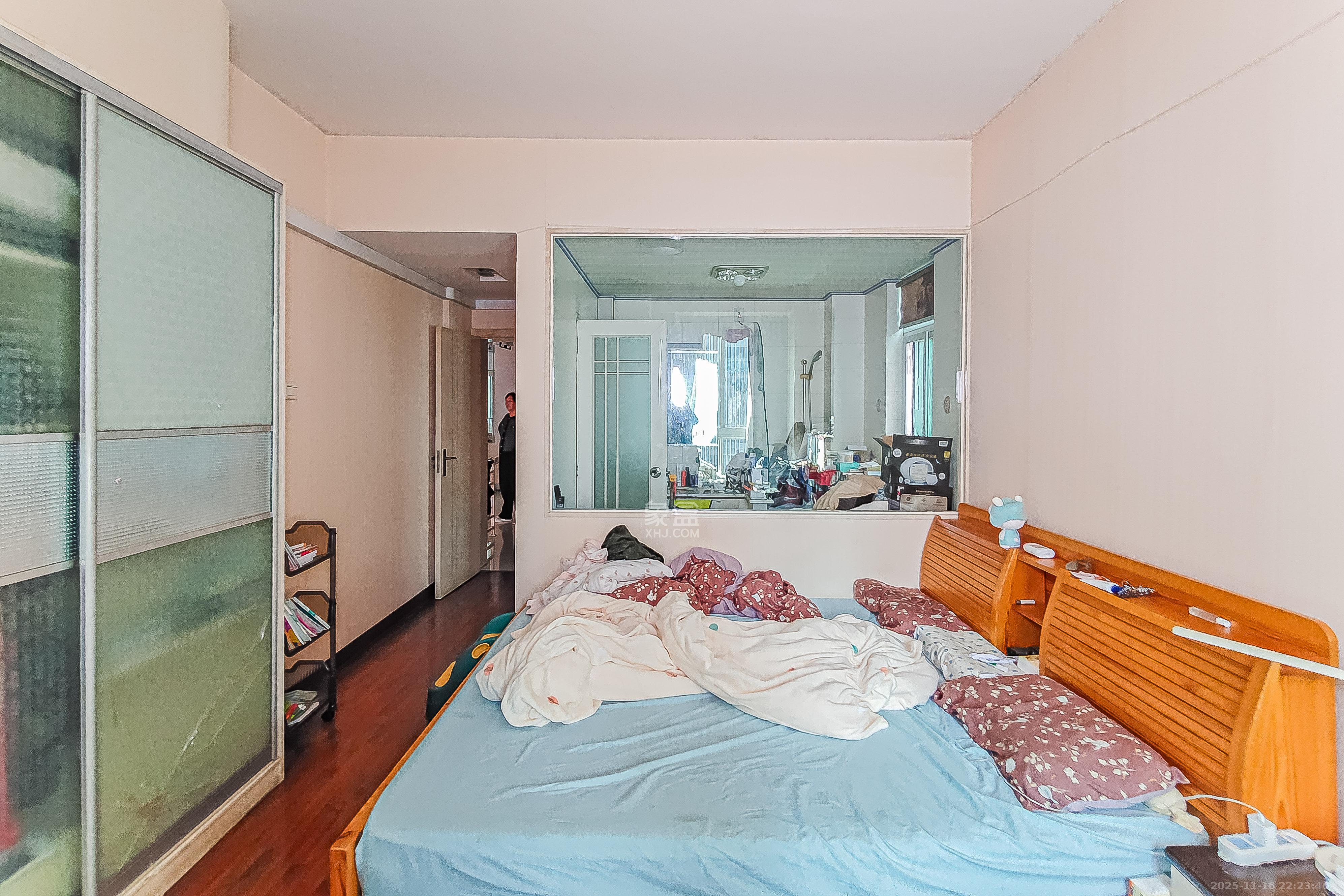 创远景园  4室2厅2卫    155.0万卧室