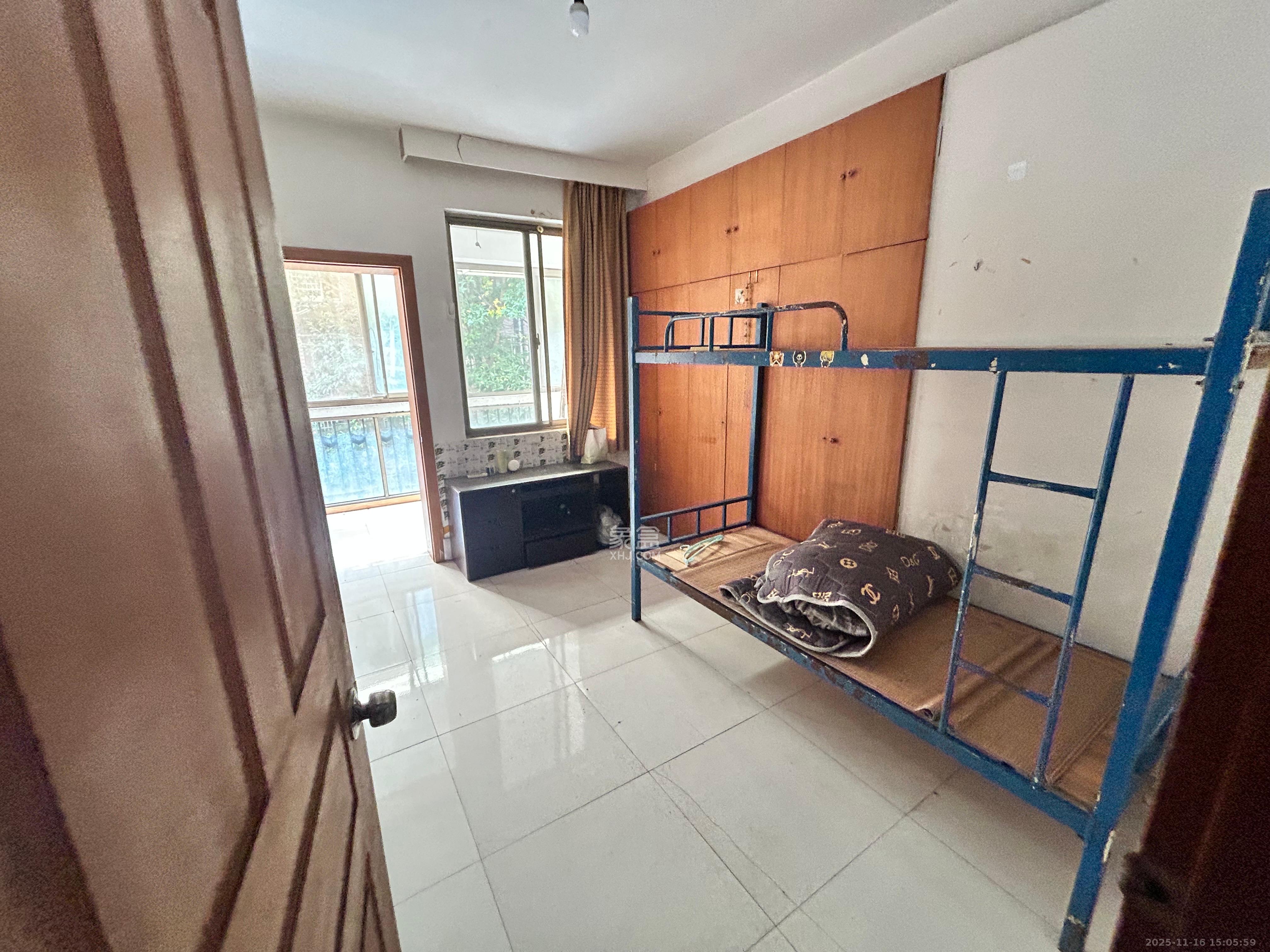 芙蓉公寓  1室2厅2卫    2500.0元/月室内图