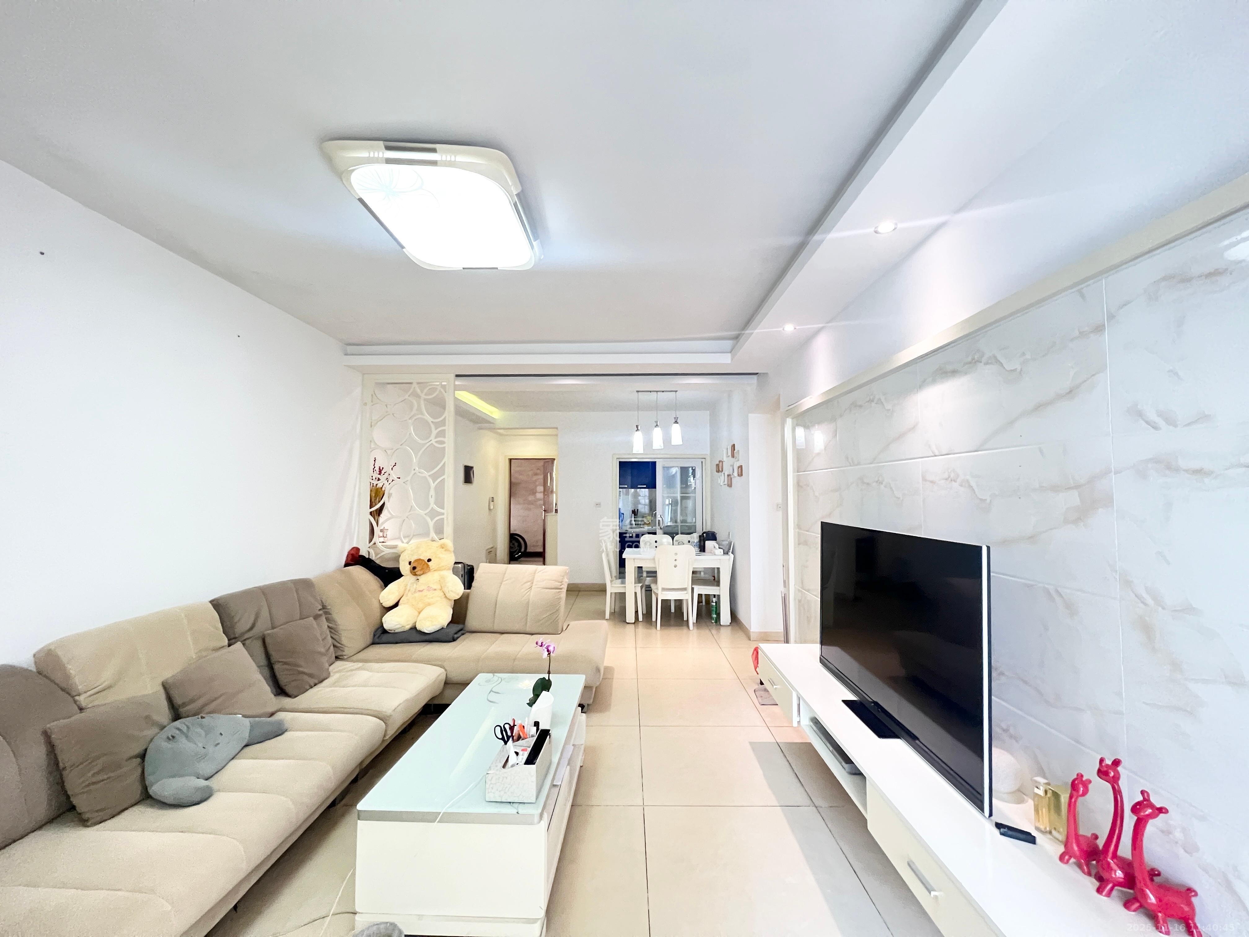 保利麓谷林语C区  3室2厅1卫    2500.0元/月