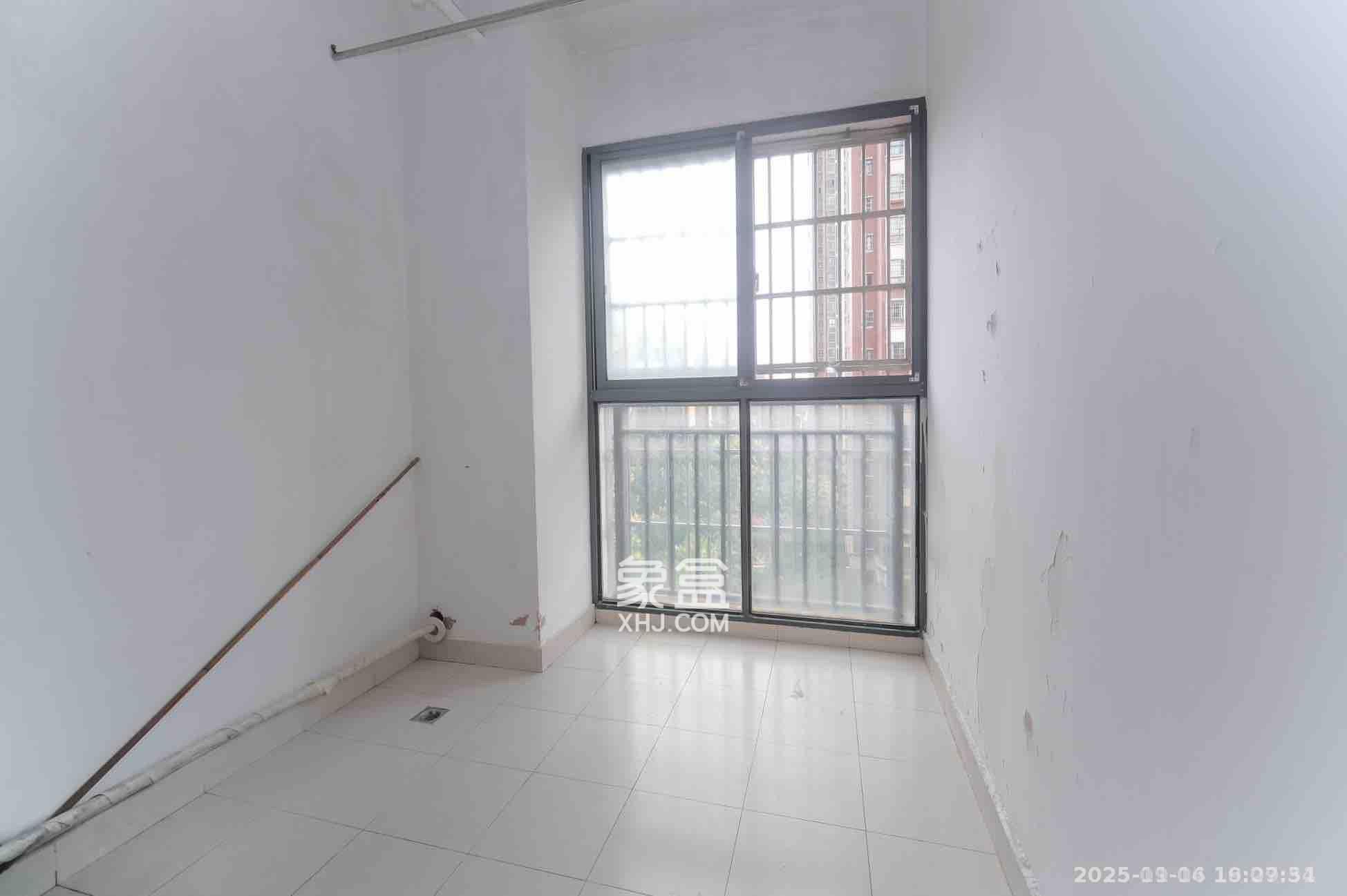 山水湾  3室2厅1卫    1600.0元/月室内图