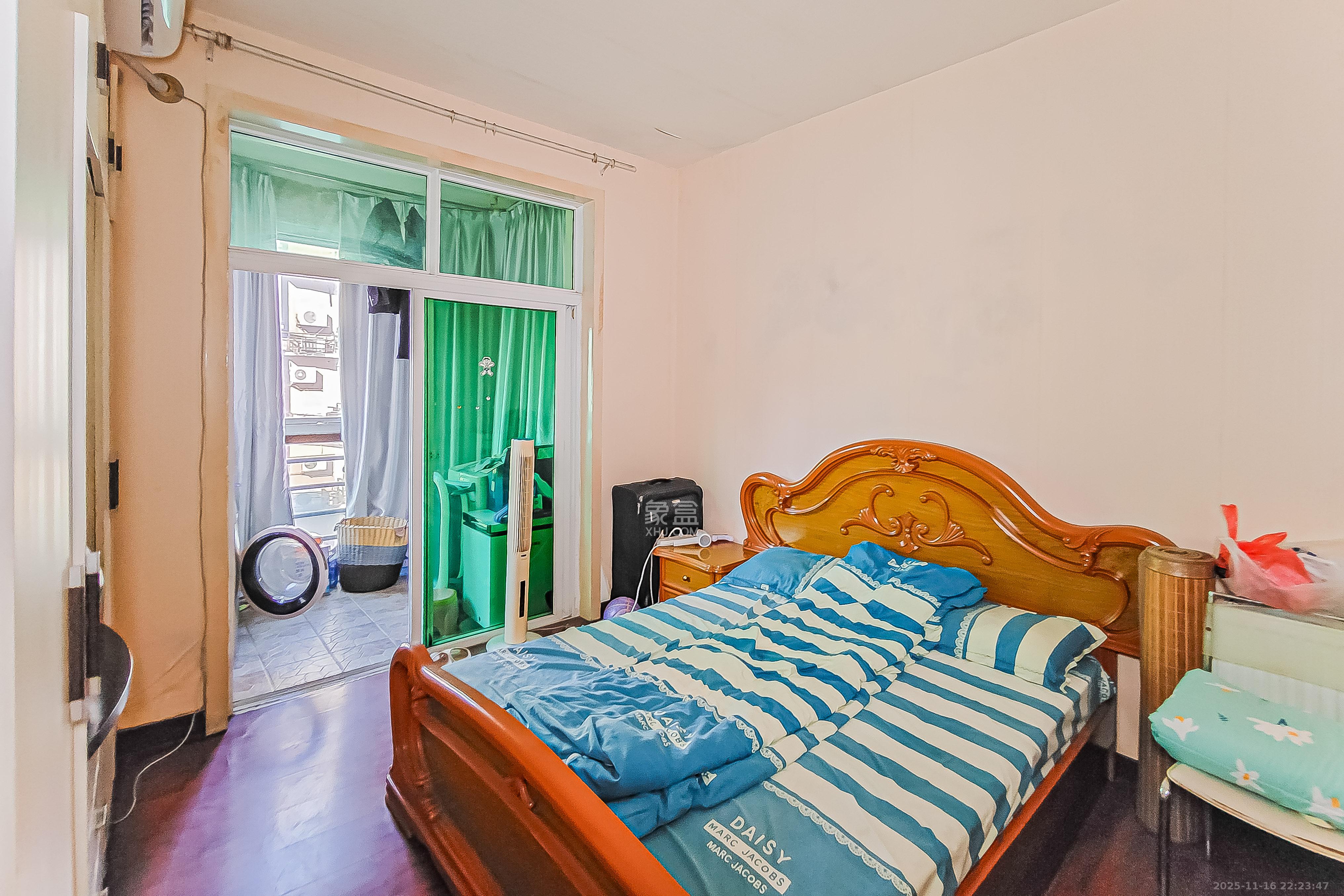 创远景园 4室2厅2卫 155.0万 创远景园 4室2厅2卫 155.0万卧室