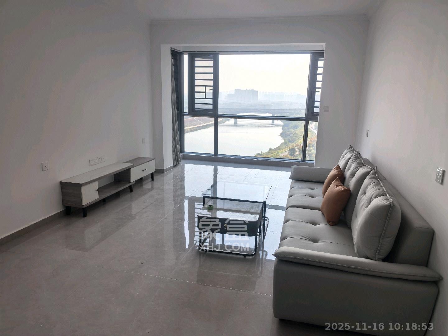 伊景园滨河苑 3室2厅2卫 2300.0元/月 伊景园滨河苑 3室2厅2卫 2300.0元/月室内图