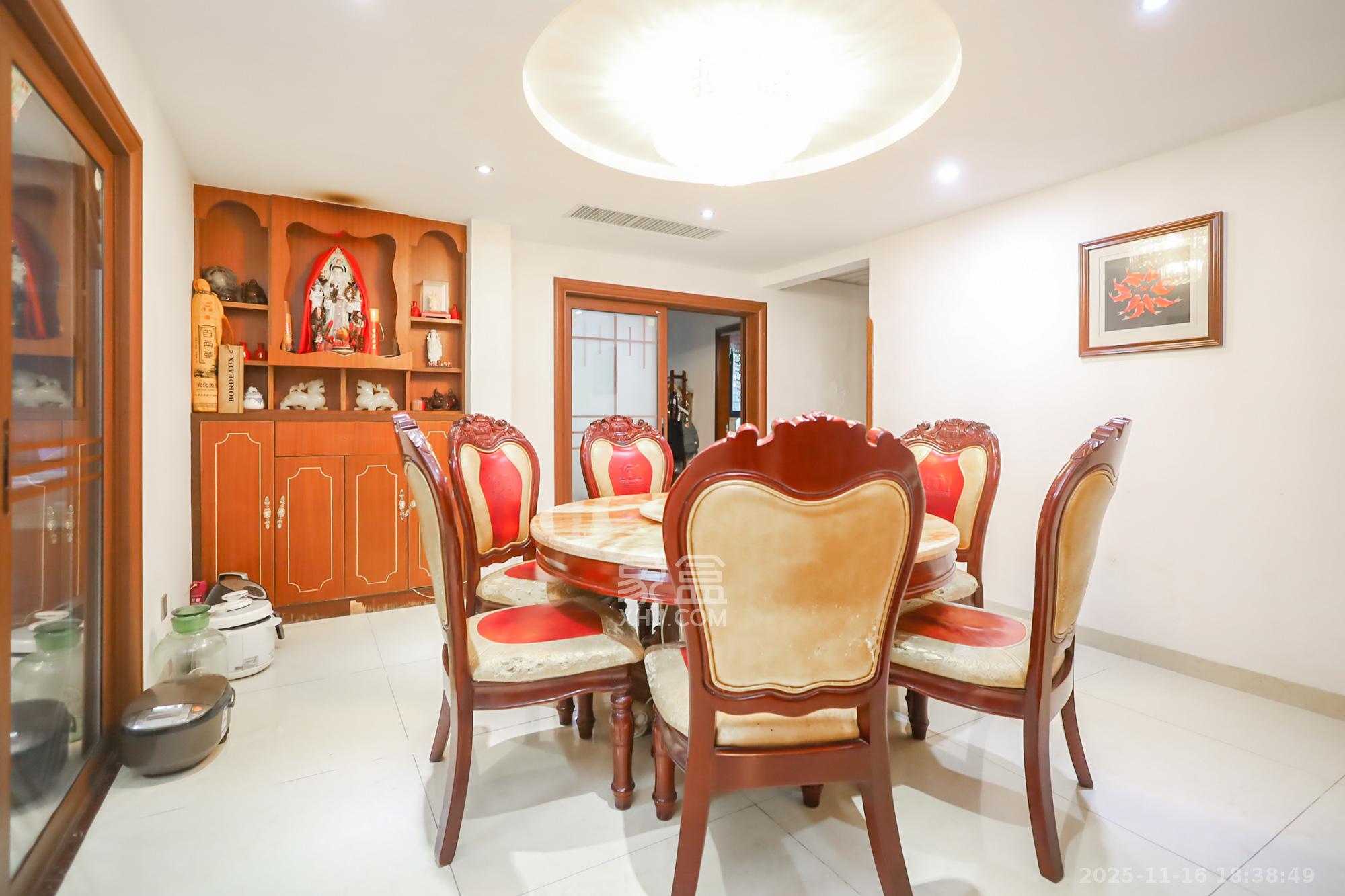 西山汇景一、二期  4室2厅2卫    356.0万其他