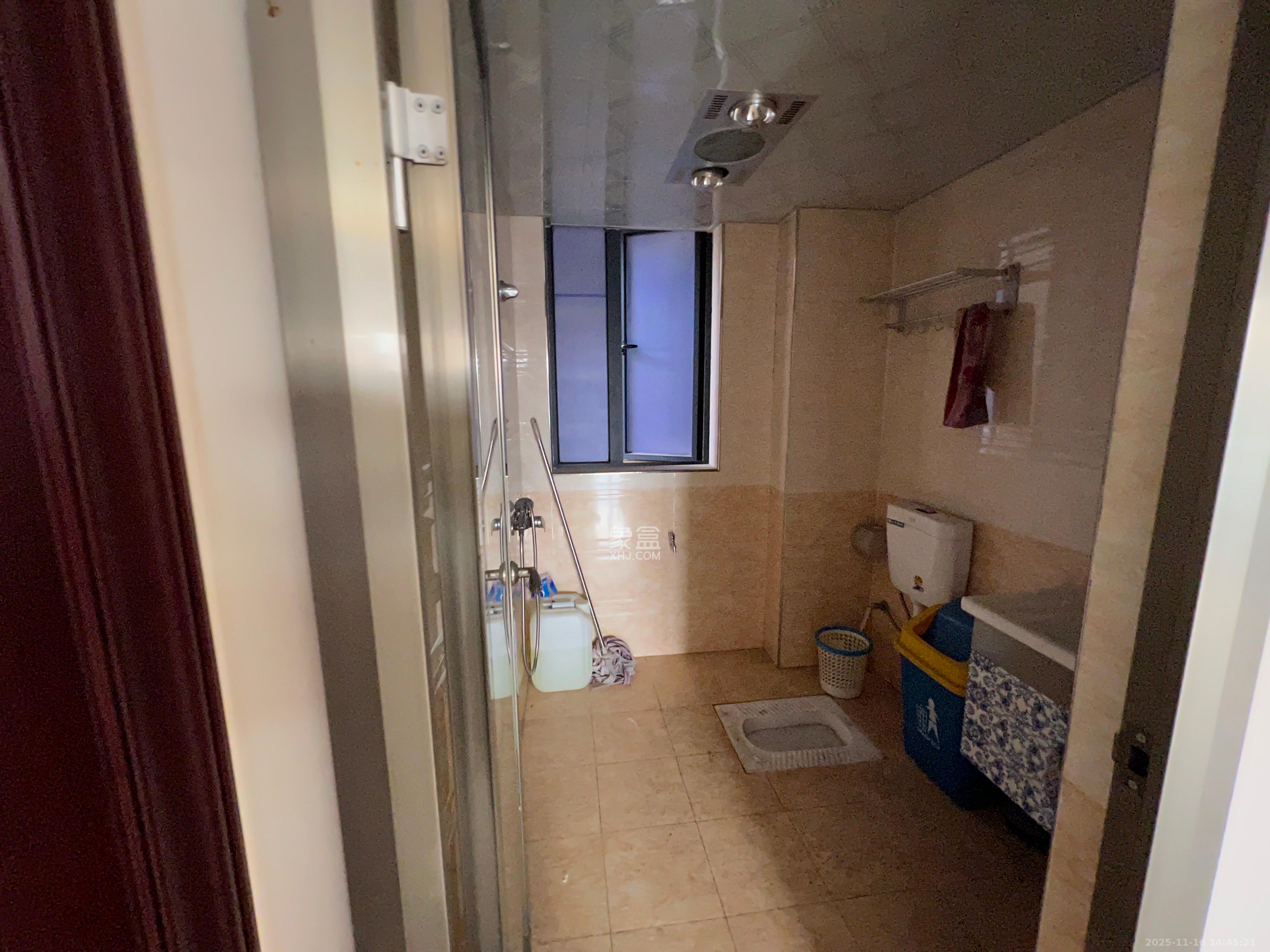 东城港   100.0㎡      5000.0元/月室内图