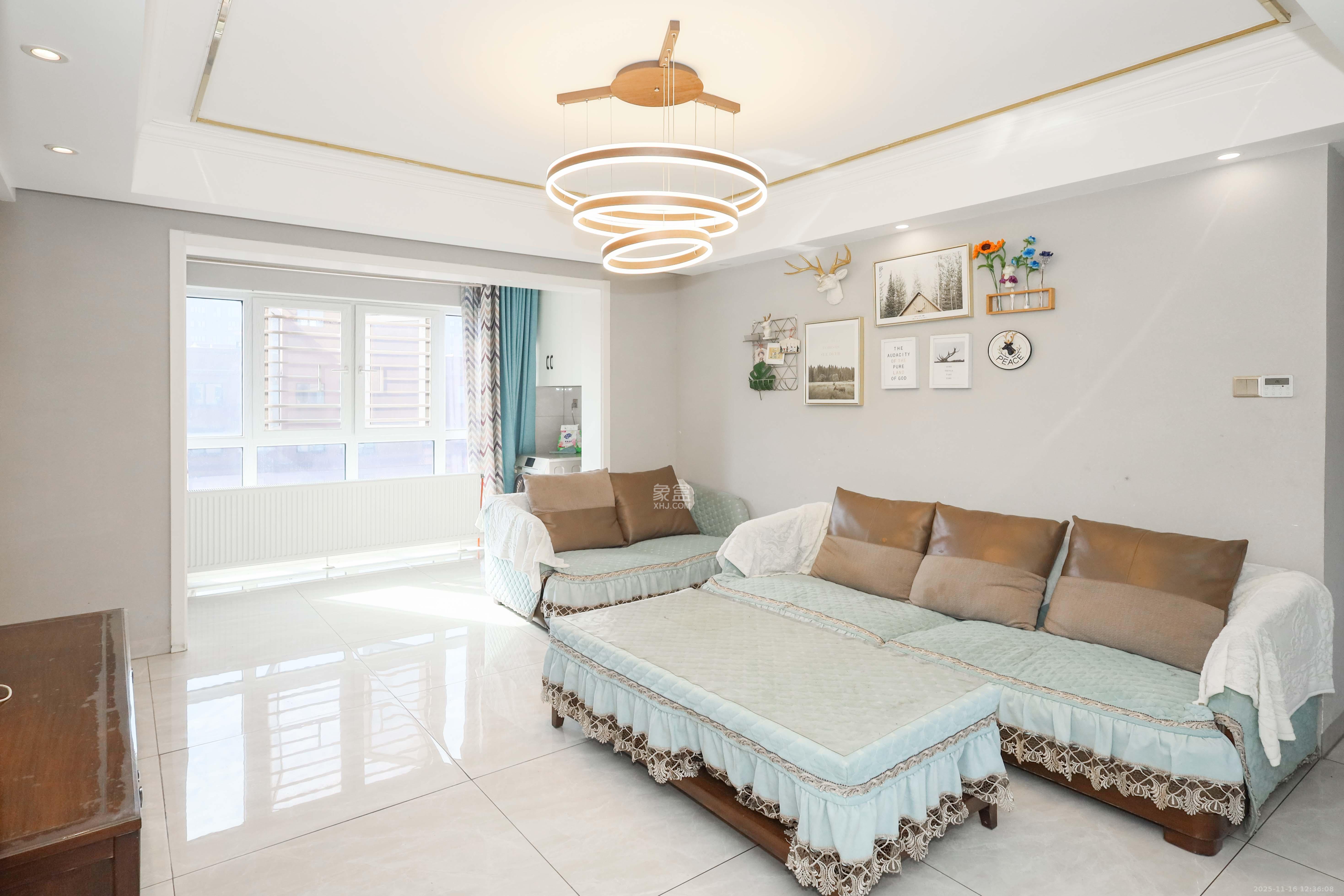 中冶中央公园 1室0厅0卫 90.0万 中冶中央公园 1室0厅0卫 90.0万客厅