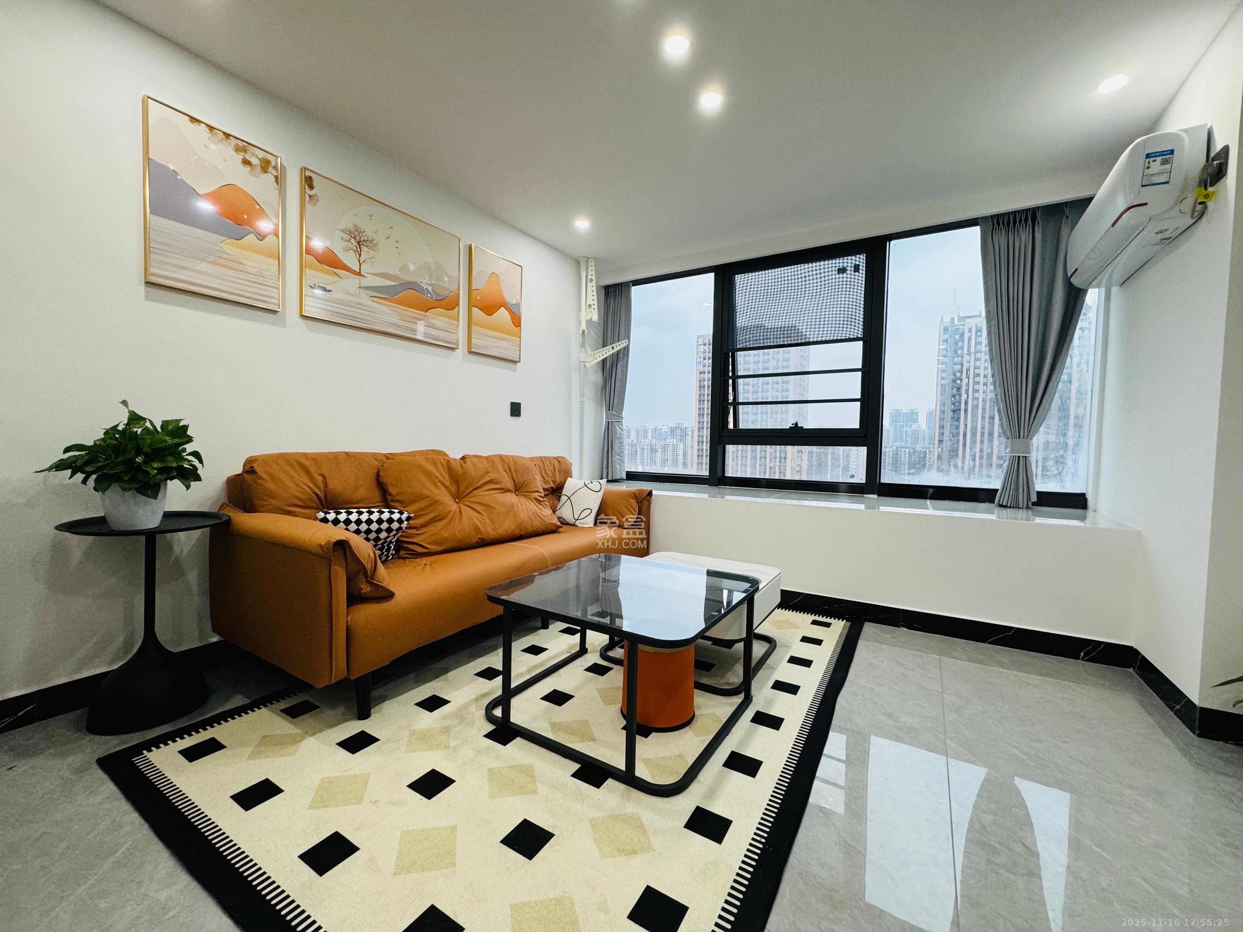 龙湖铂金岛  2室1厅1卫    2500.0元/月室内图1