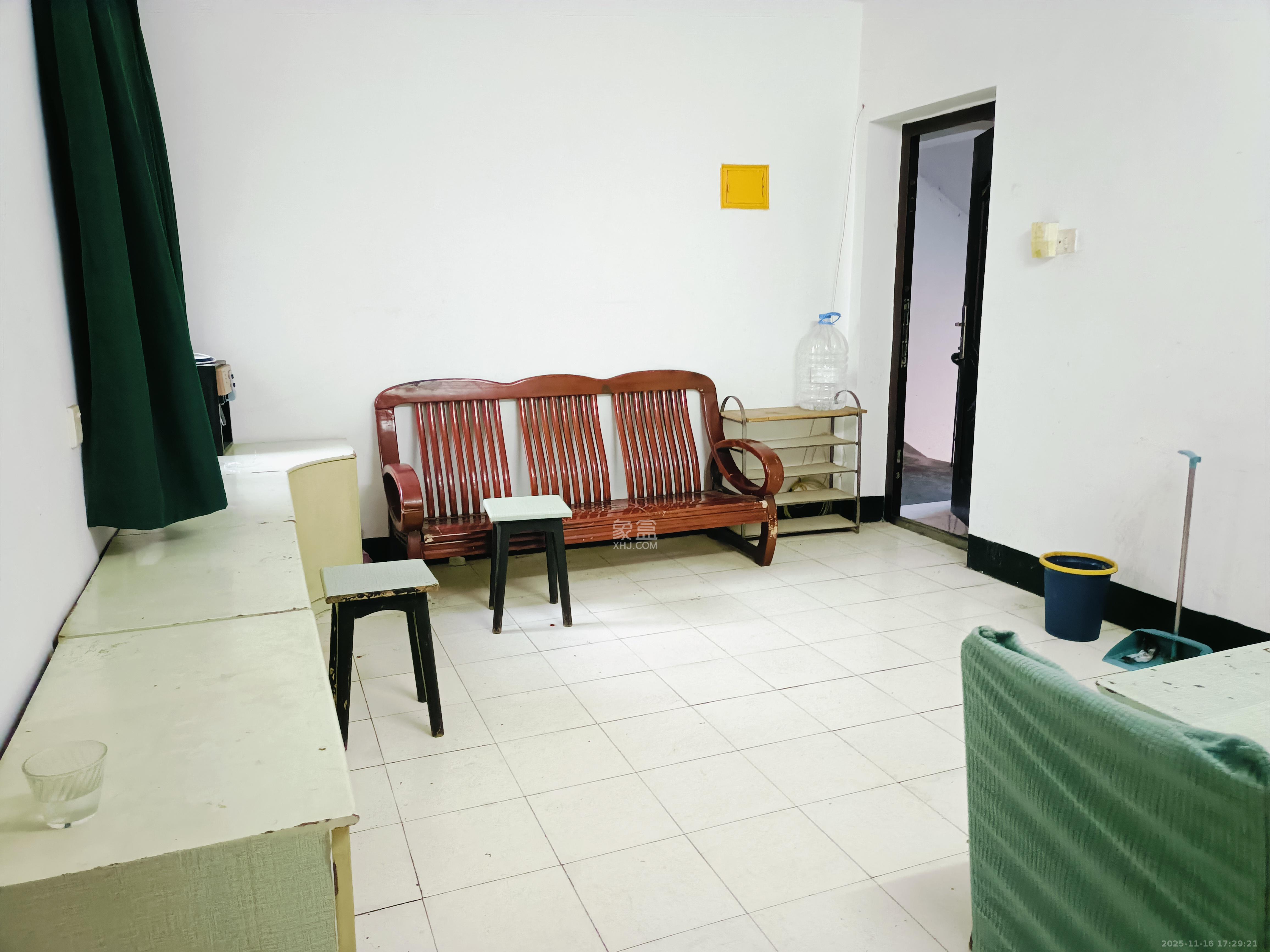 东风路新二村  2室1厅1卫    1400.0元/月