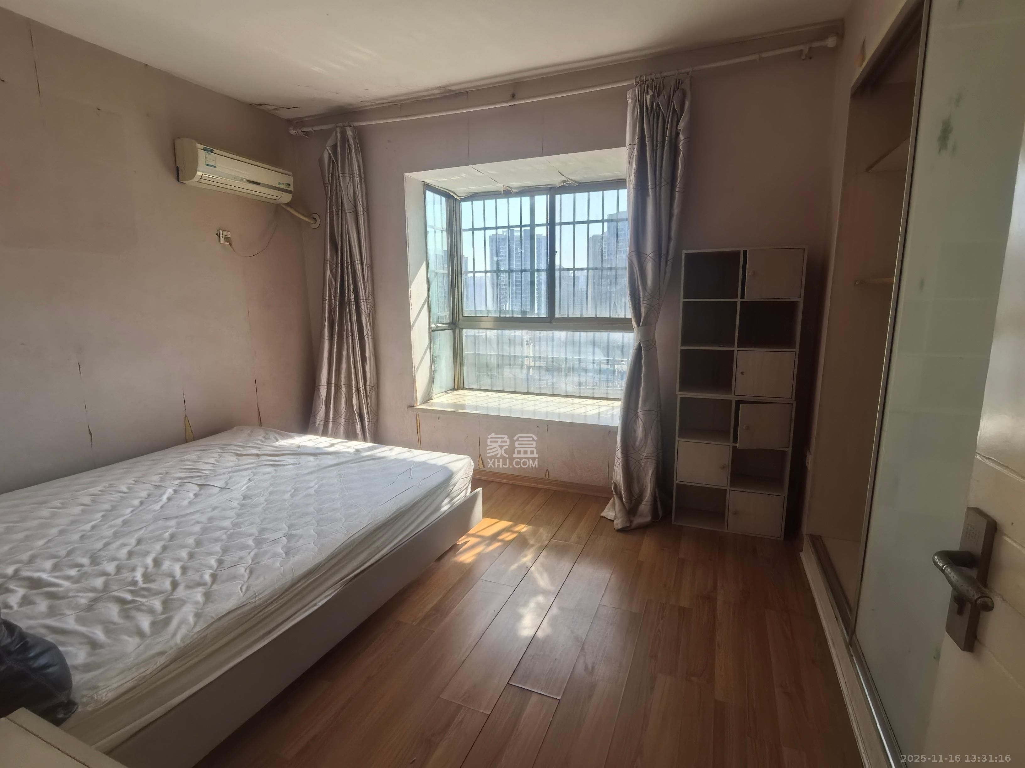 麓谷加州阳光 2室2厅1卫 2100.0元/月 麓谷加州阳光 2室2厅1卫 2100.0元/月室内图