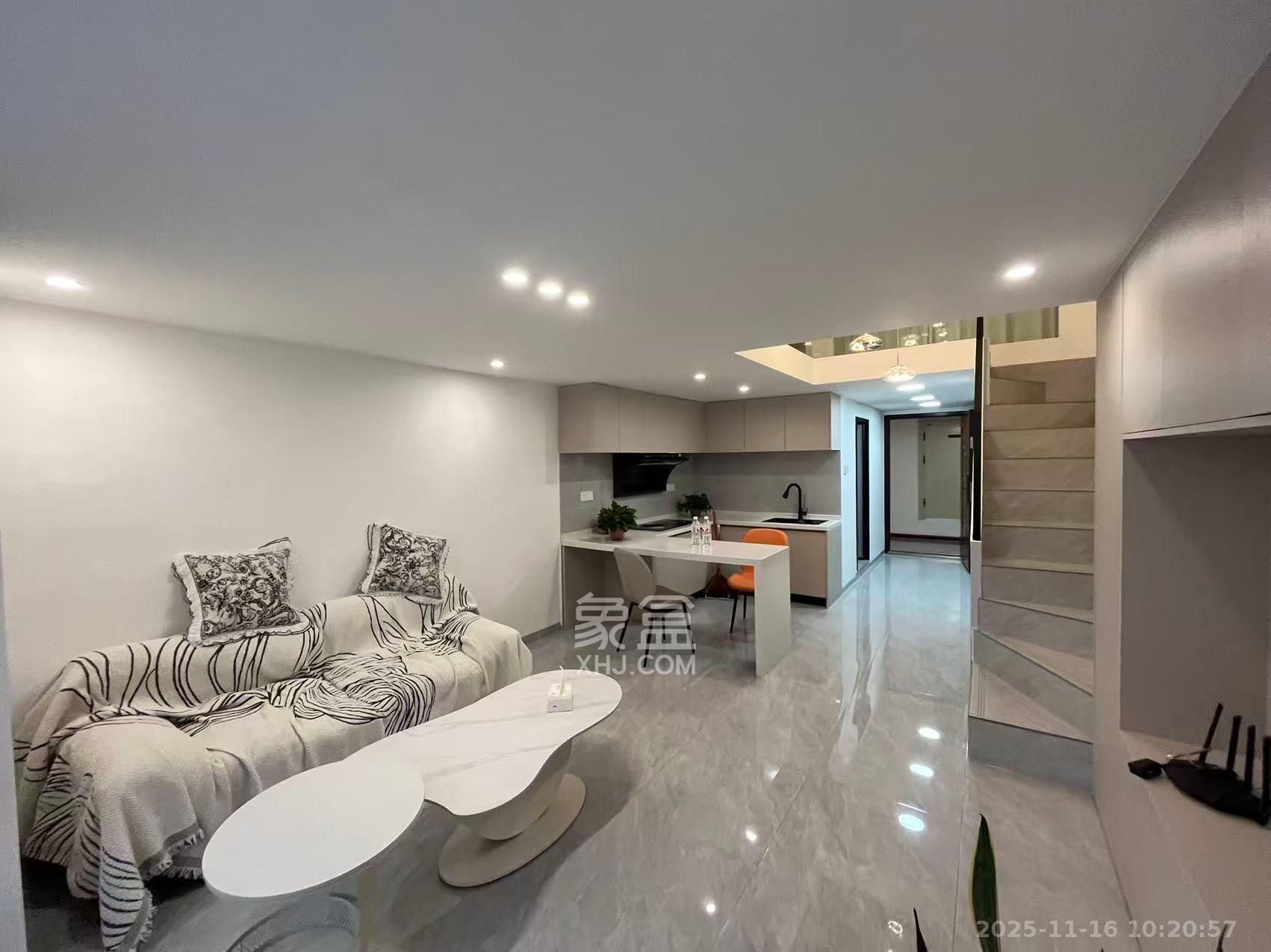 世茂璀璨天城公寓  2室1厅1卫    2600.0元/月