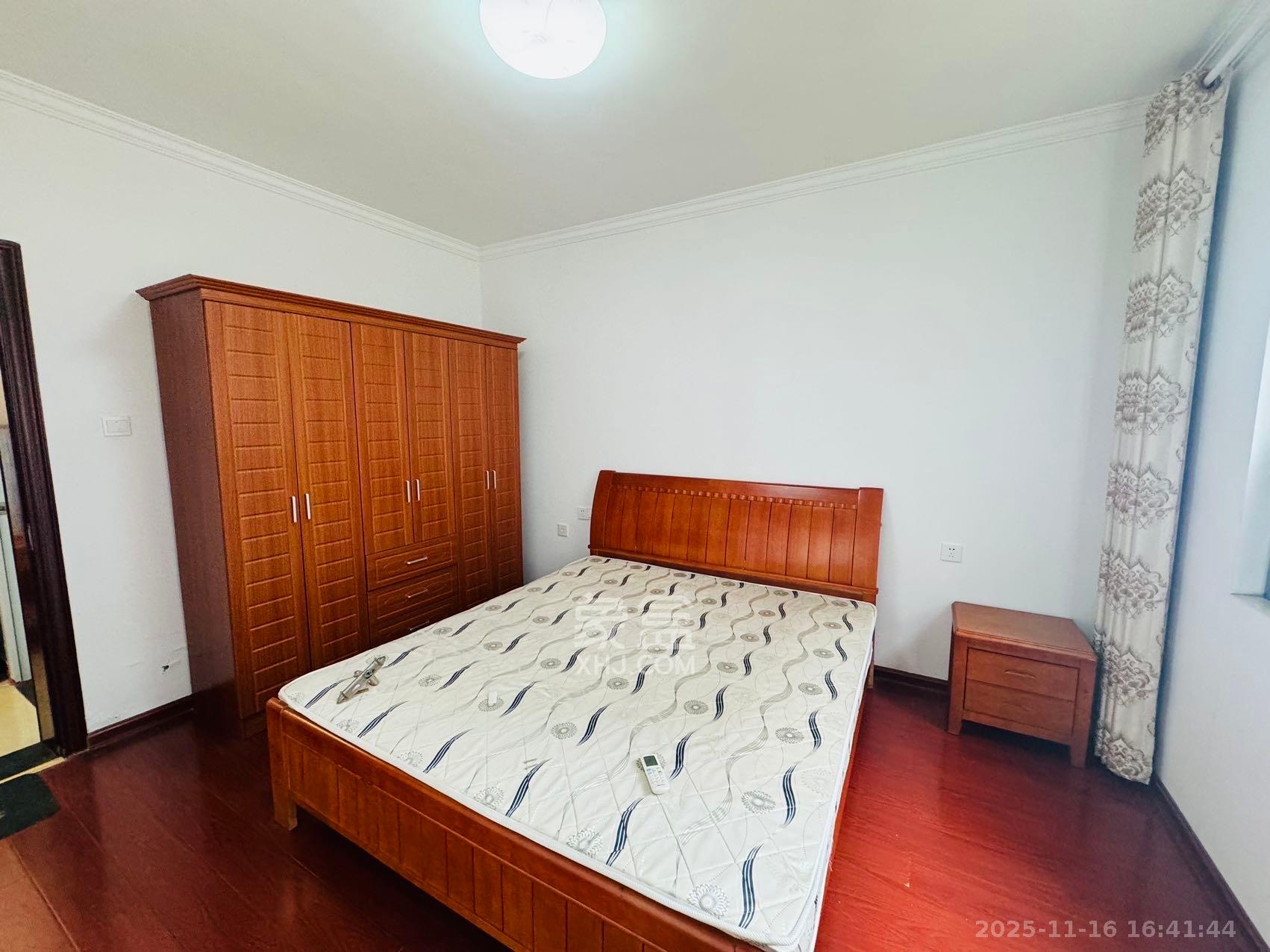 半山壹号  2室1厅1卫    2800.0元/月室内图