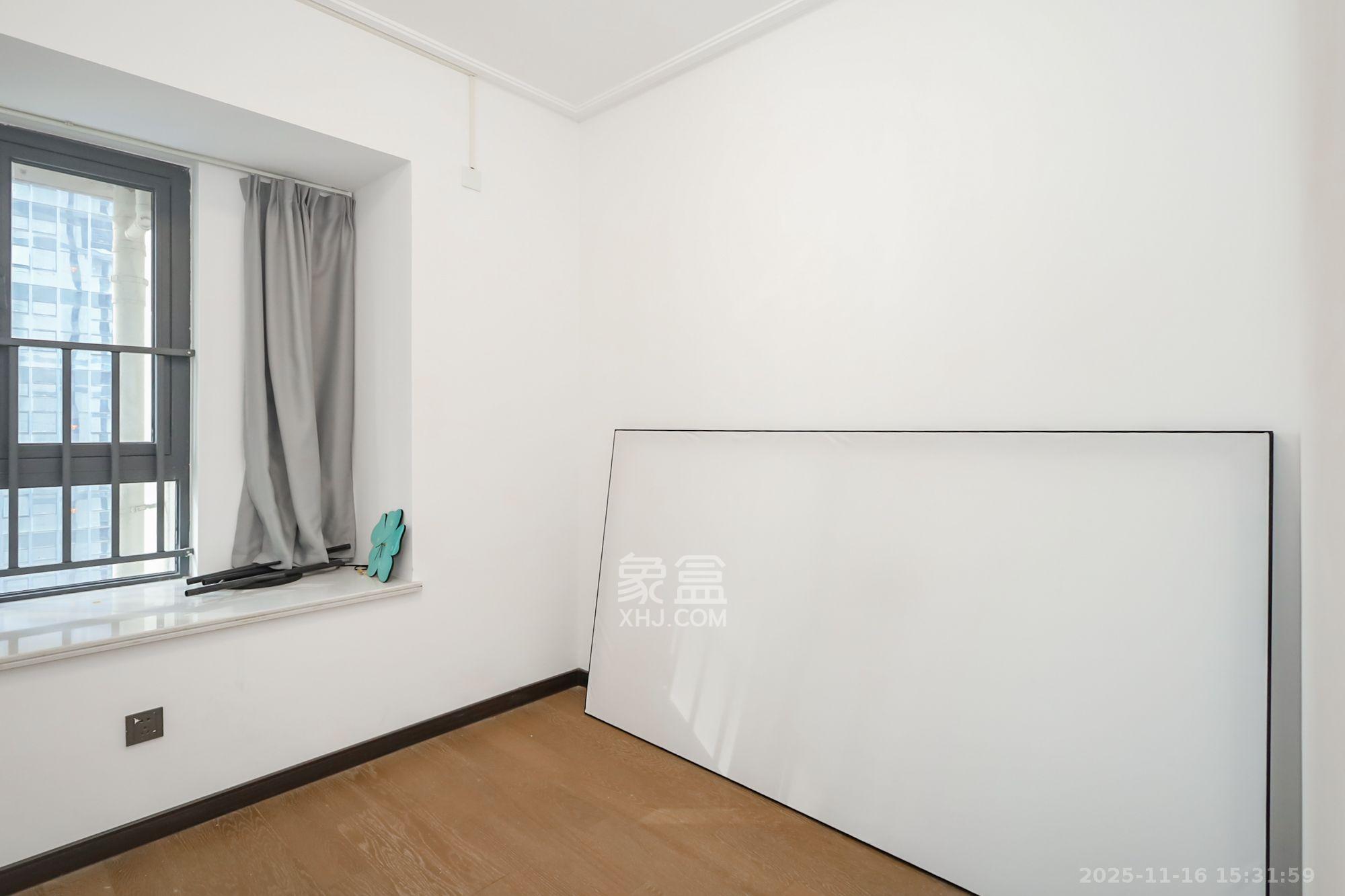 卓越中寰  4室2厅1卫    5500.0元/月室内图