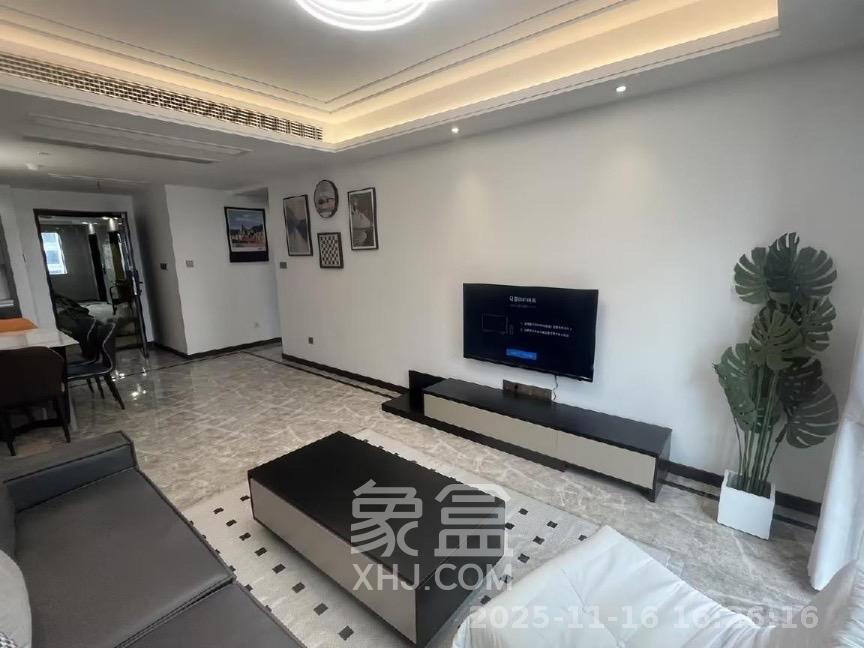 绿地长沙城际空间站（绿地新里佳苑）  3室2厅2卫    3300.0元/月