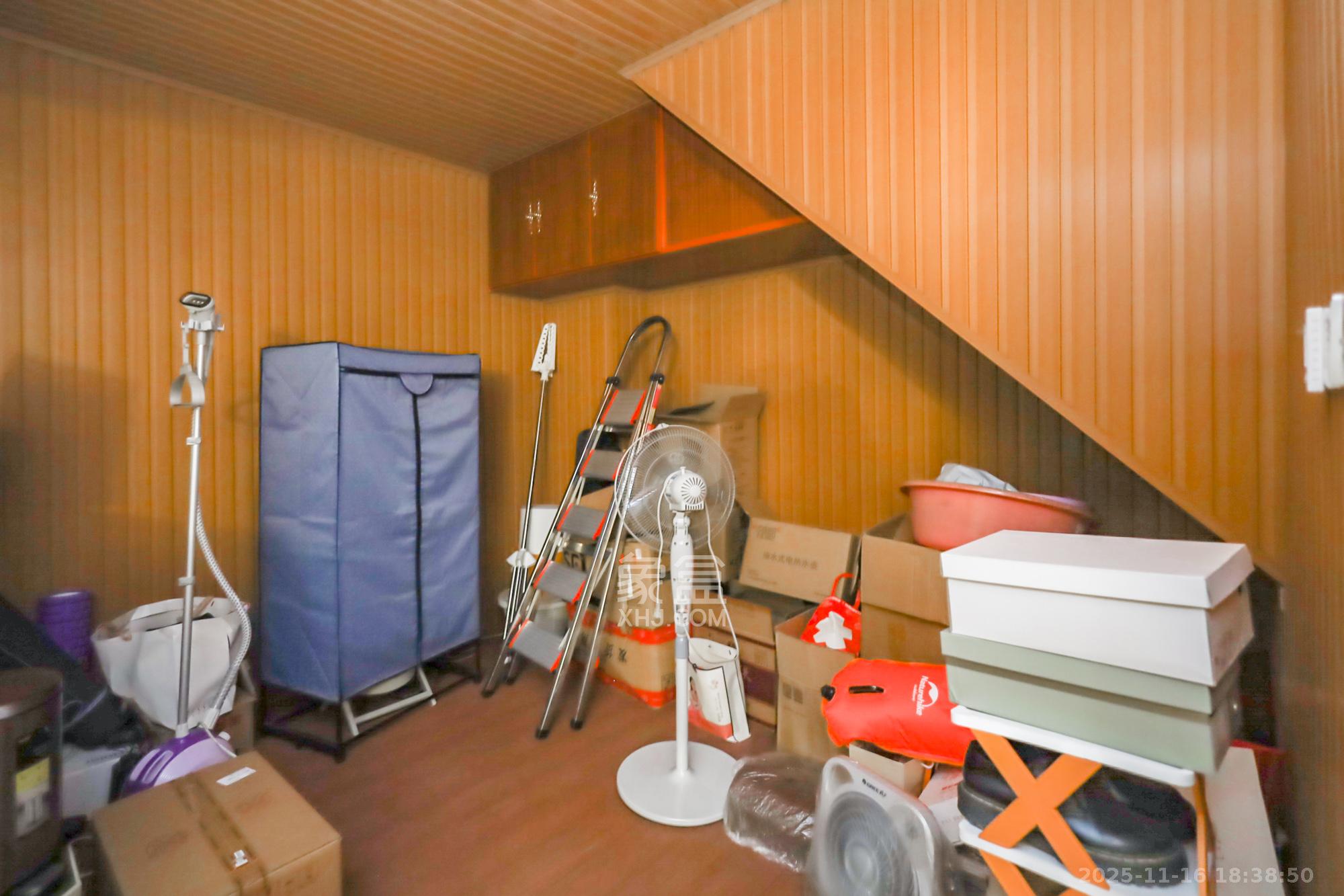 西山汇景一、二期 4室2厅2卫 356.0万 西山汇景一、二期 4室2厅2卫 356.0万其他