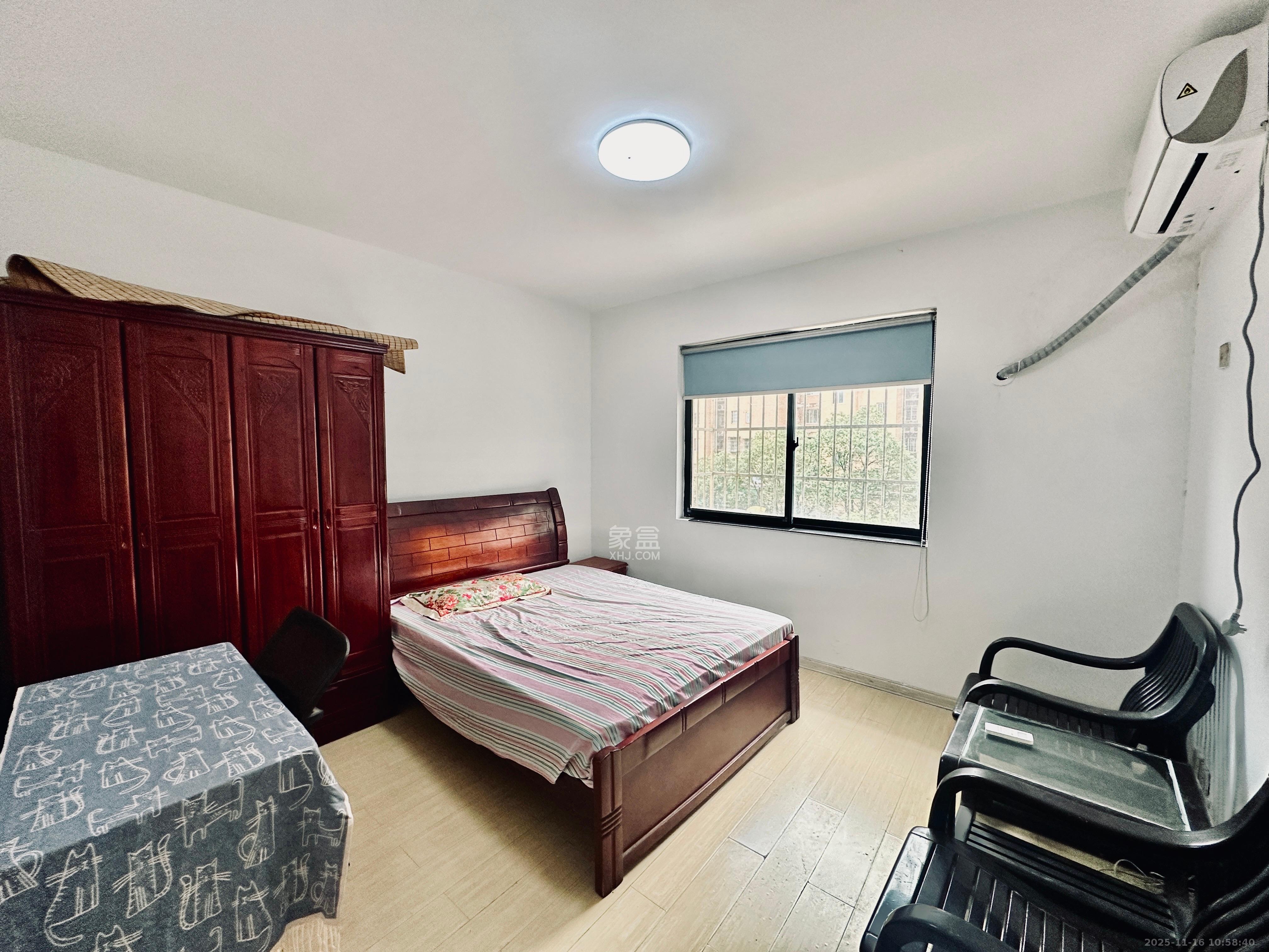 诚兴园  3室2厅2卫    2000.0元/月室内图