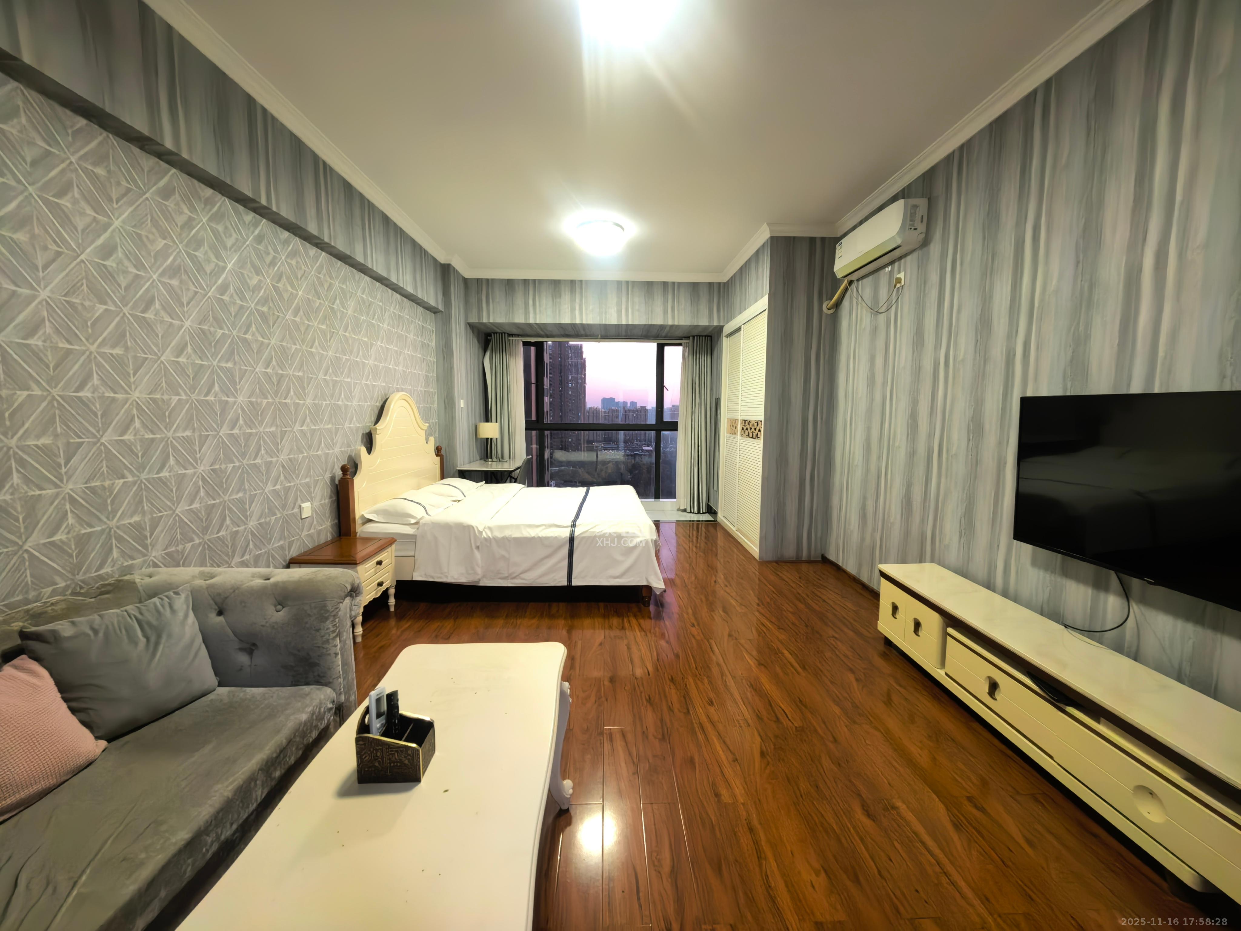 京武浪琴山一、二期  1室1厅1卫    1900.0元/月室内图