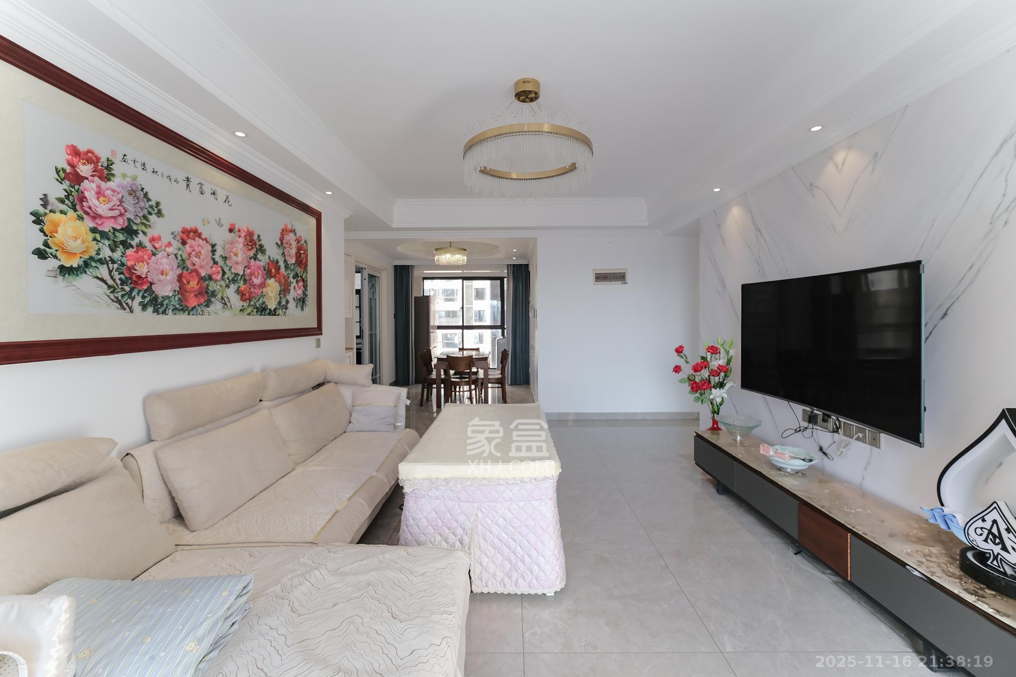 星雅美辰 2室2厅2卫 102.0万 星雅美辰 2室2厅2卫 102.0万客厅