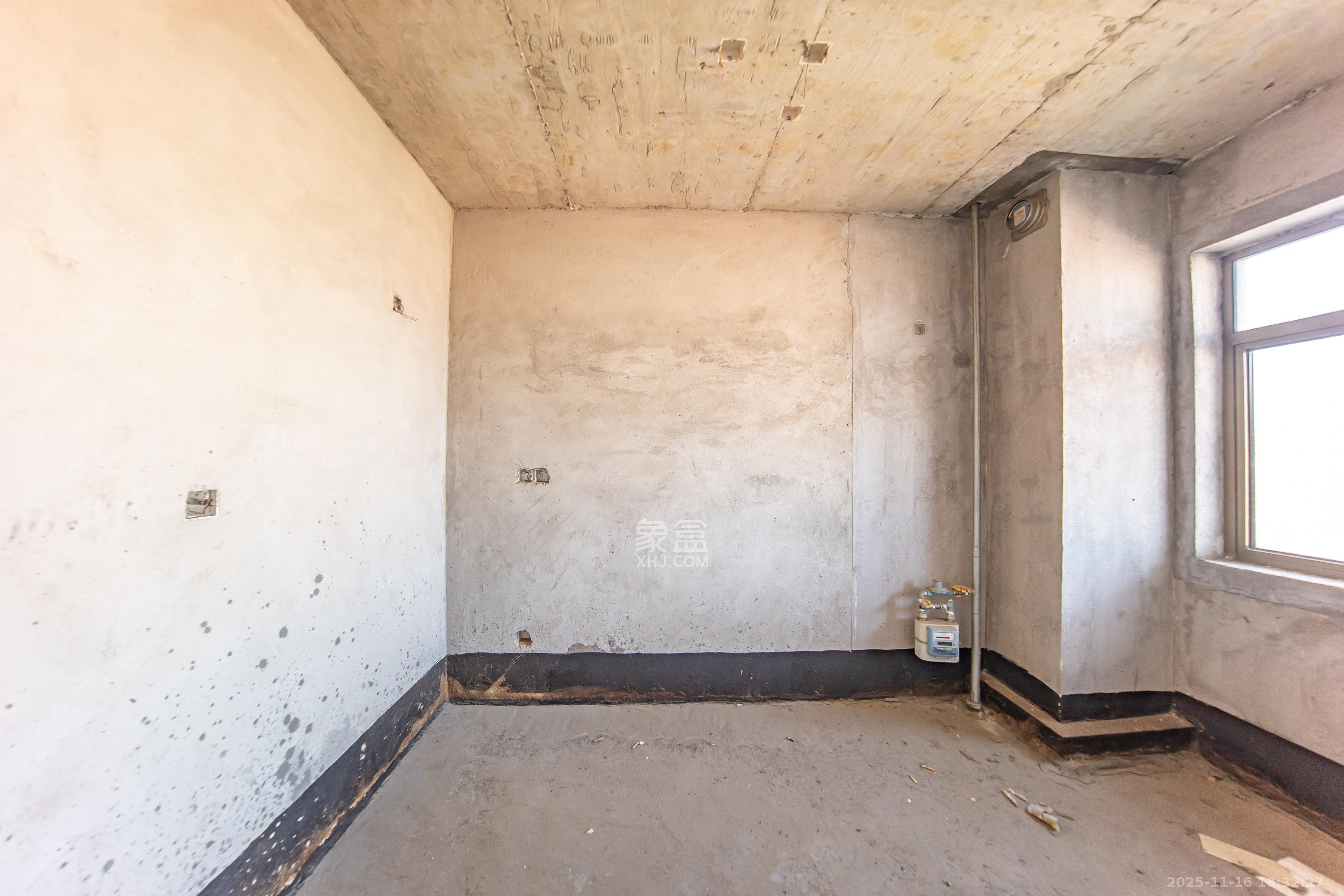 江山帝景雅典  4室2厅1卫    160.0万厨房