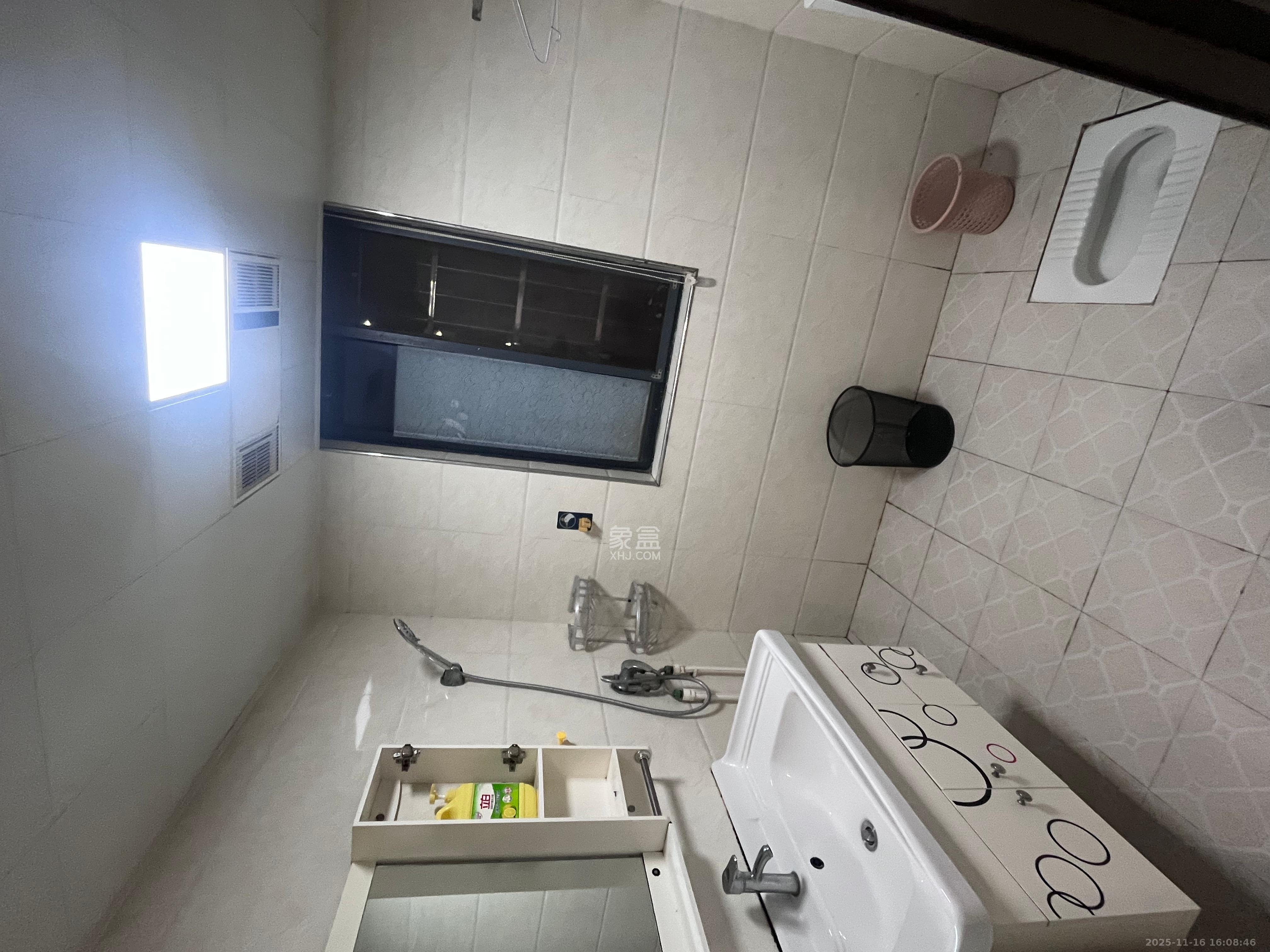 圭塘三小区  1室1厅1卫    1600.0元/月室内图