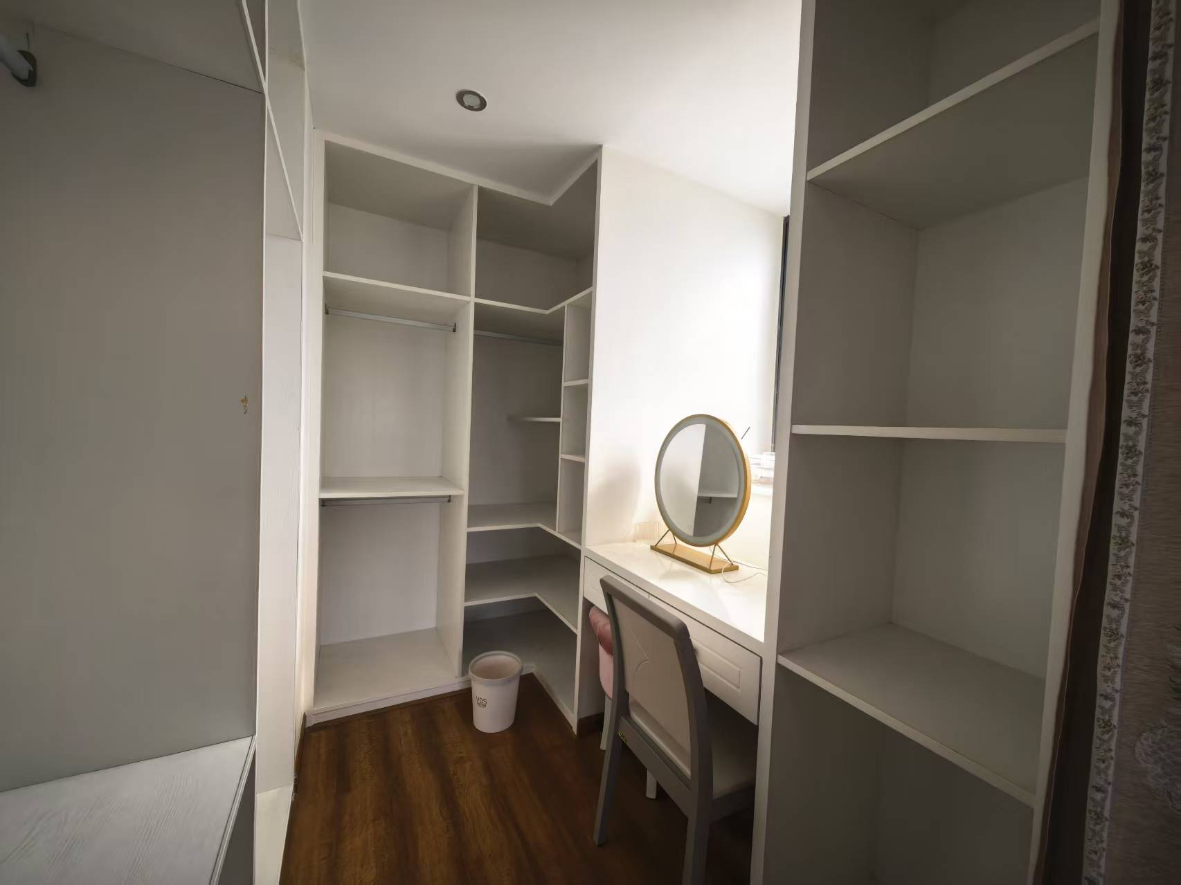 宏天绿城 3室2厅1卫 63.8万 宏天绿城 3室2厅1卫 63.8万客厅