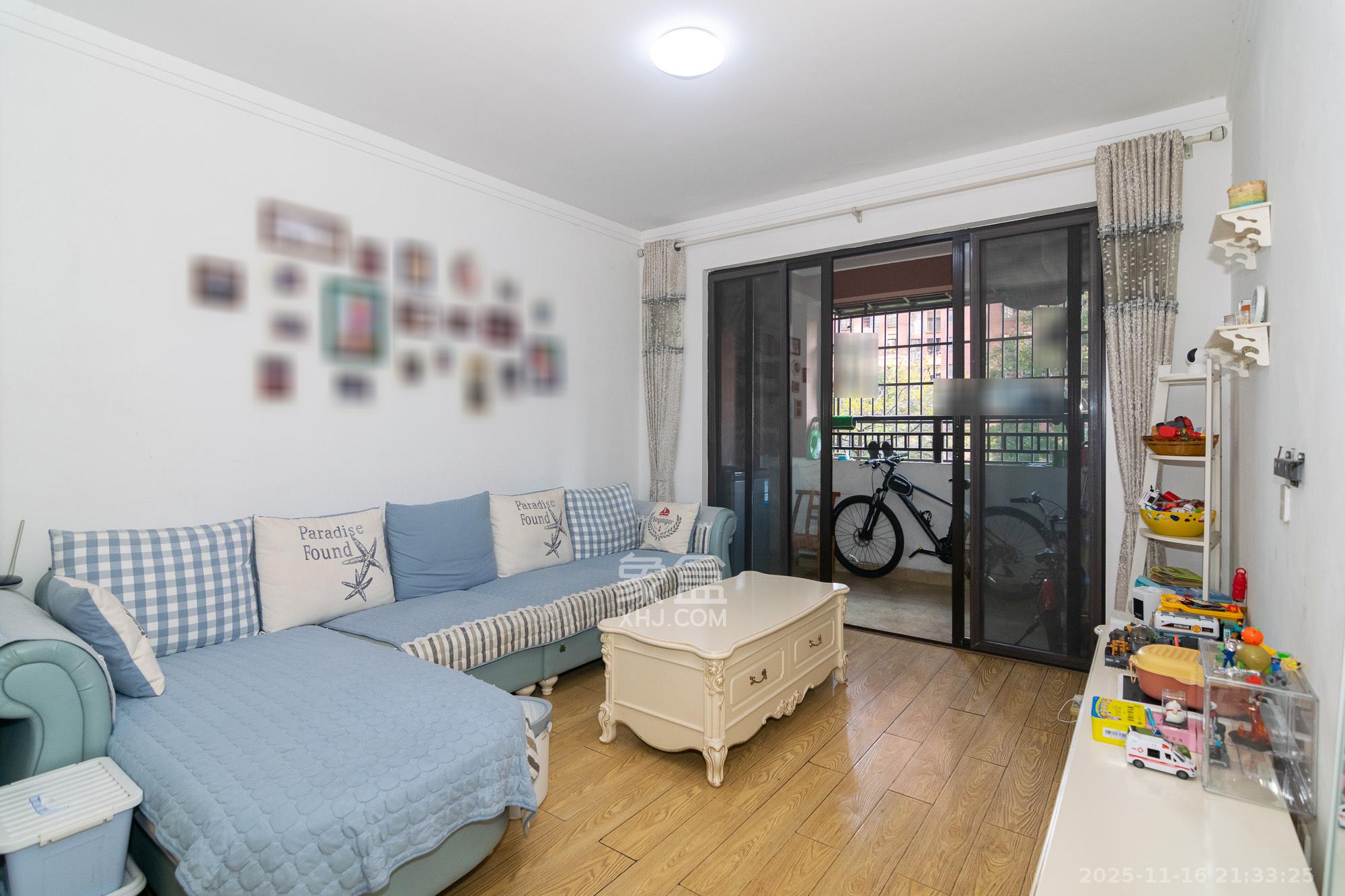 新城国际花都  2室2厅1卫    40.0万客厅