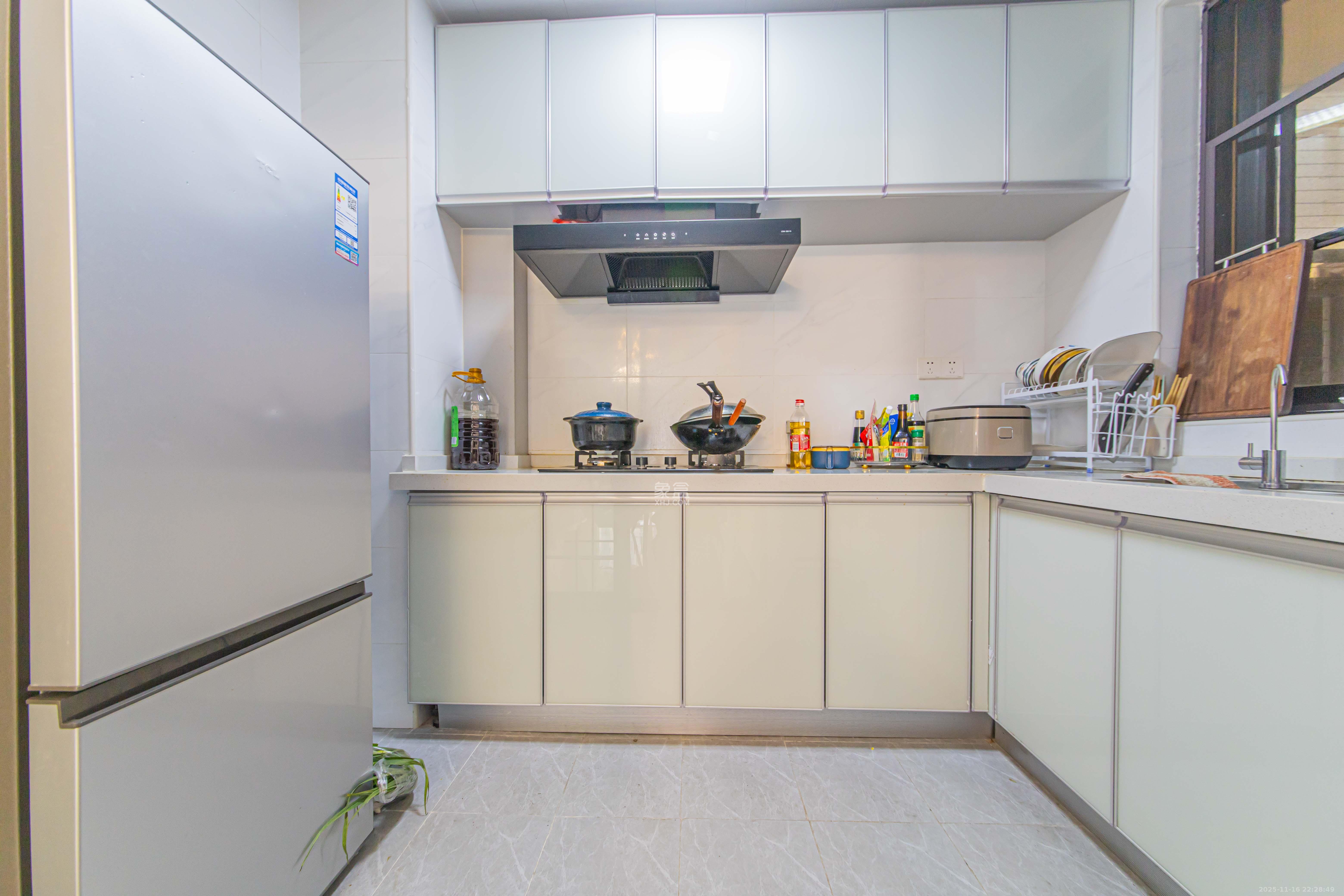 北辰中央公园DF区  3室2厅1卫    96.0万厨房