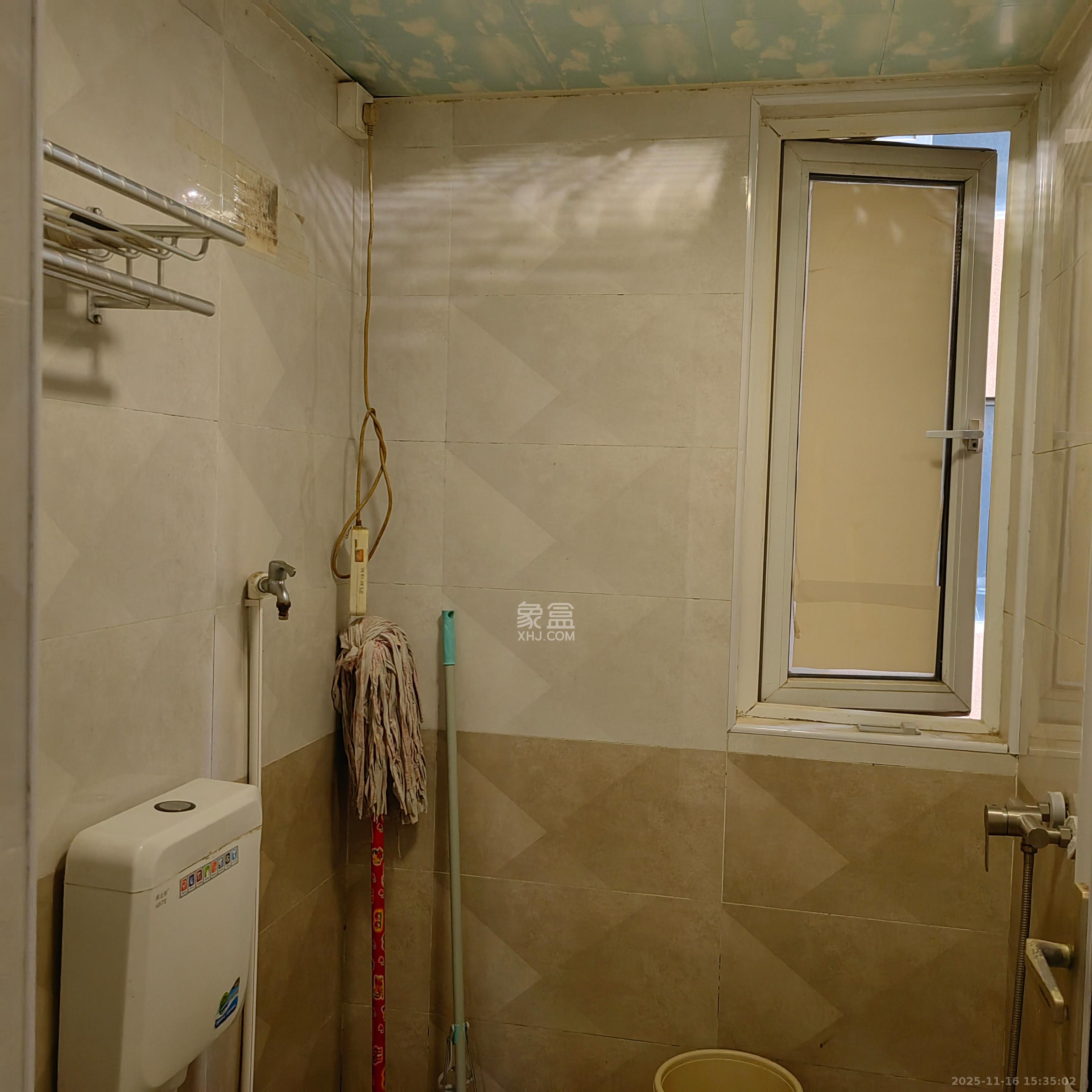 荣盛花语城  3室2厅1卫    1800.0元/月室内图