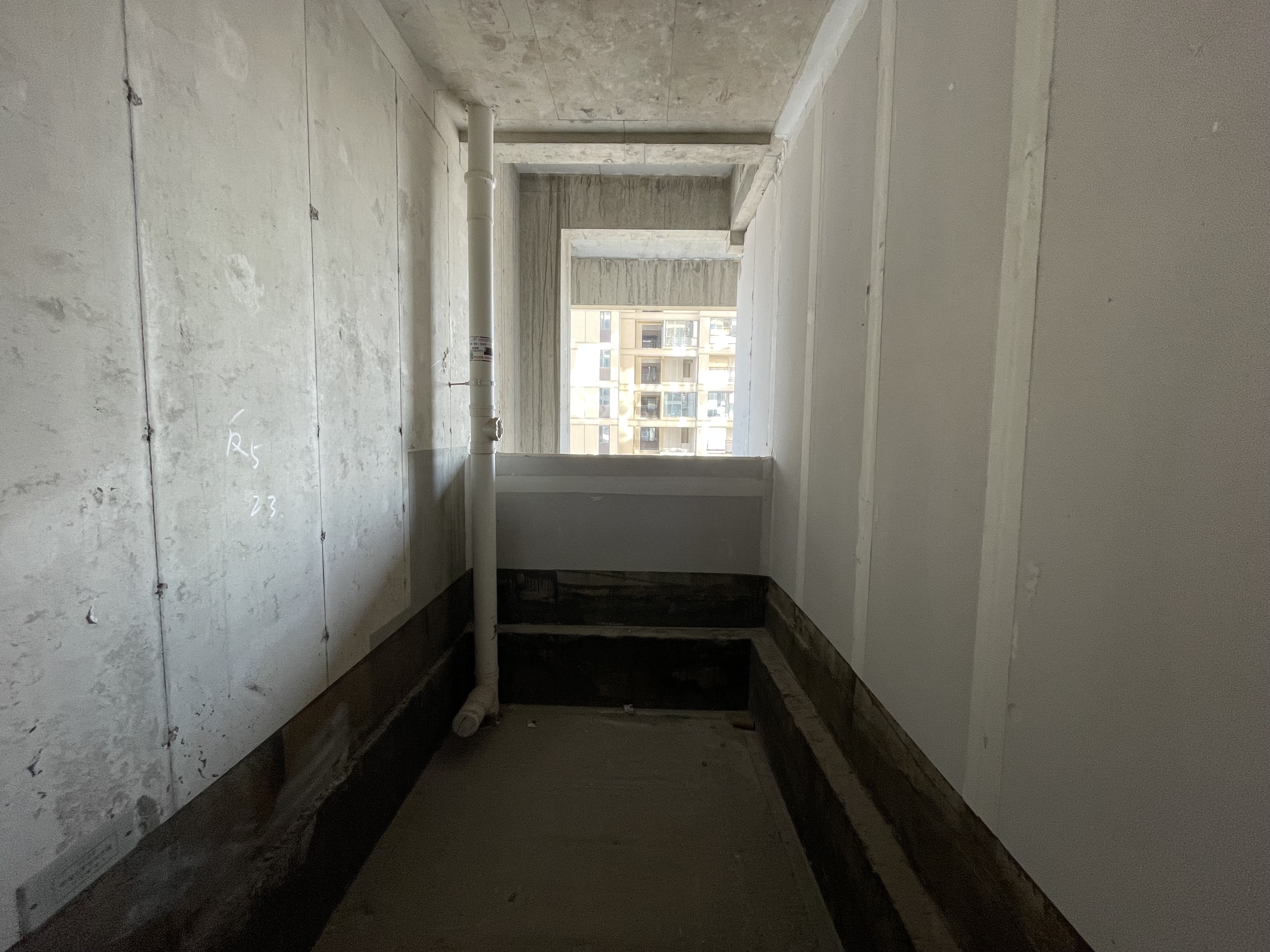 湘中府央玺  4室2厅2卫    76.8万客厅