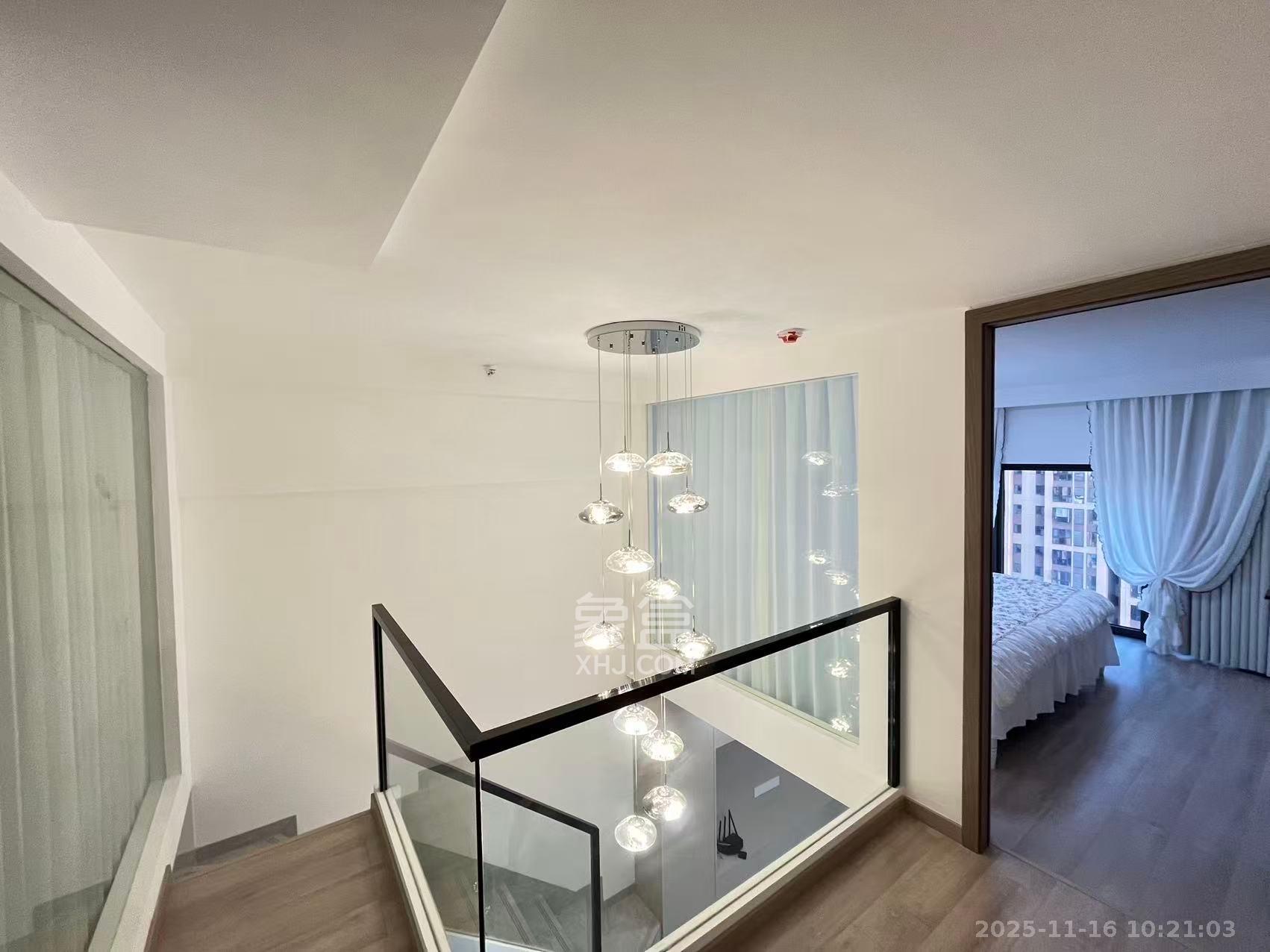 世茂璀璨天城公寓 2室1厅1卫 2600.0元/月 世茂璀璨天城公寓 2室1厅1卫 2600.0元/月室内图