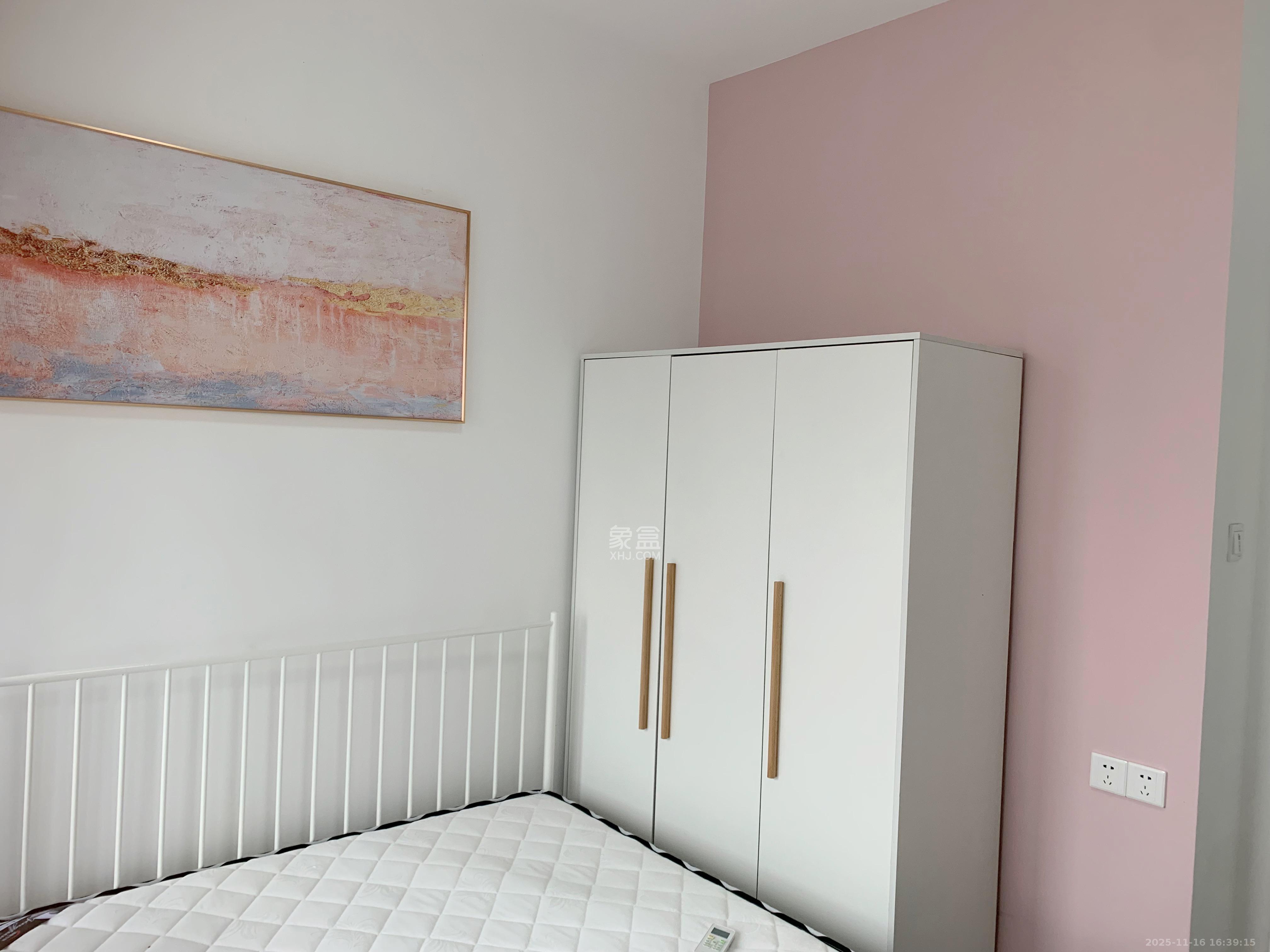 长房东旭国际  2室1厅1卫    2000.0元/月室内图