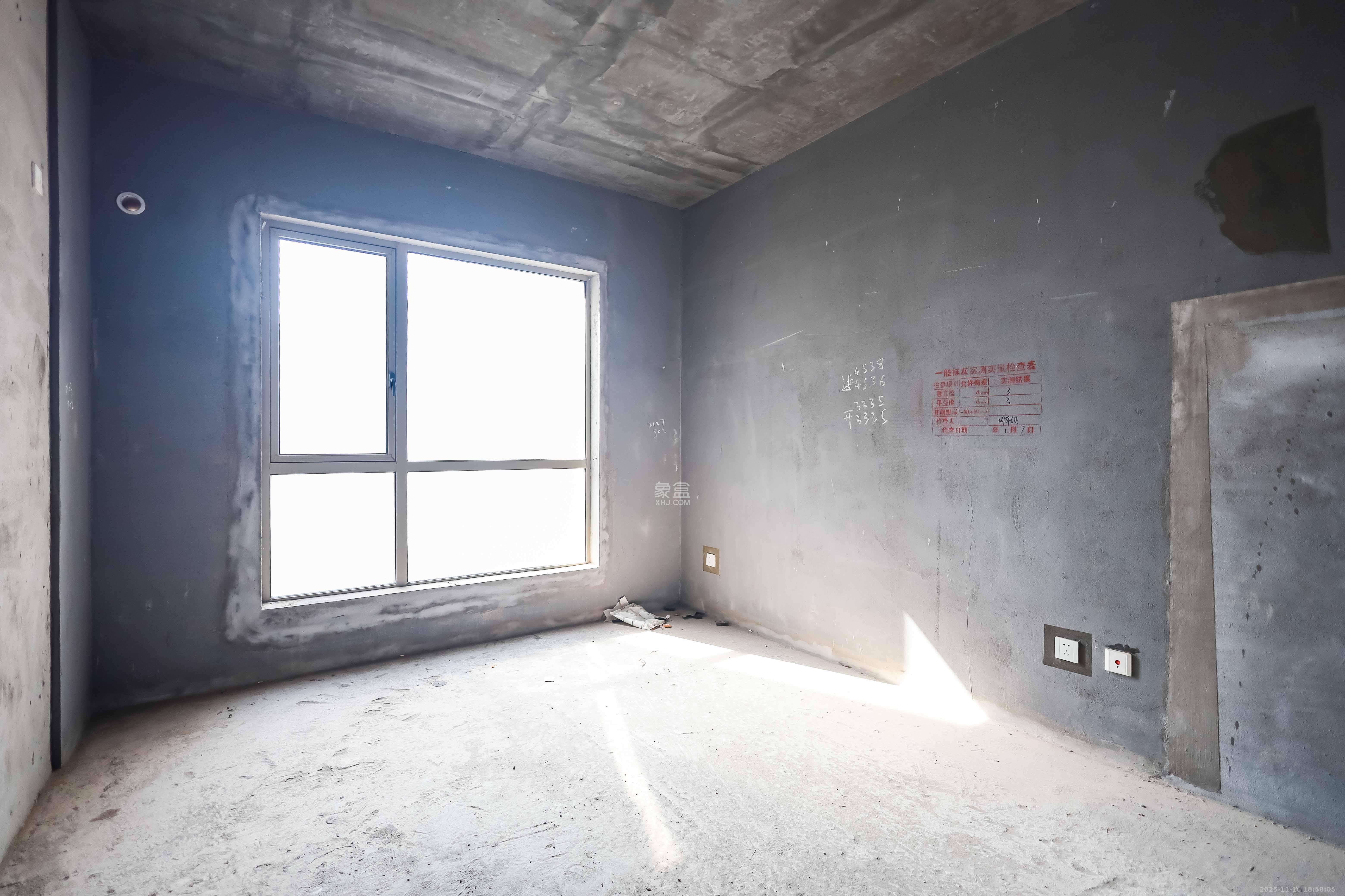 万象府台  4室2厅2卫    248.0万卧室