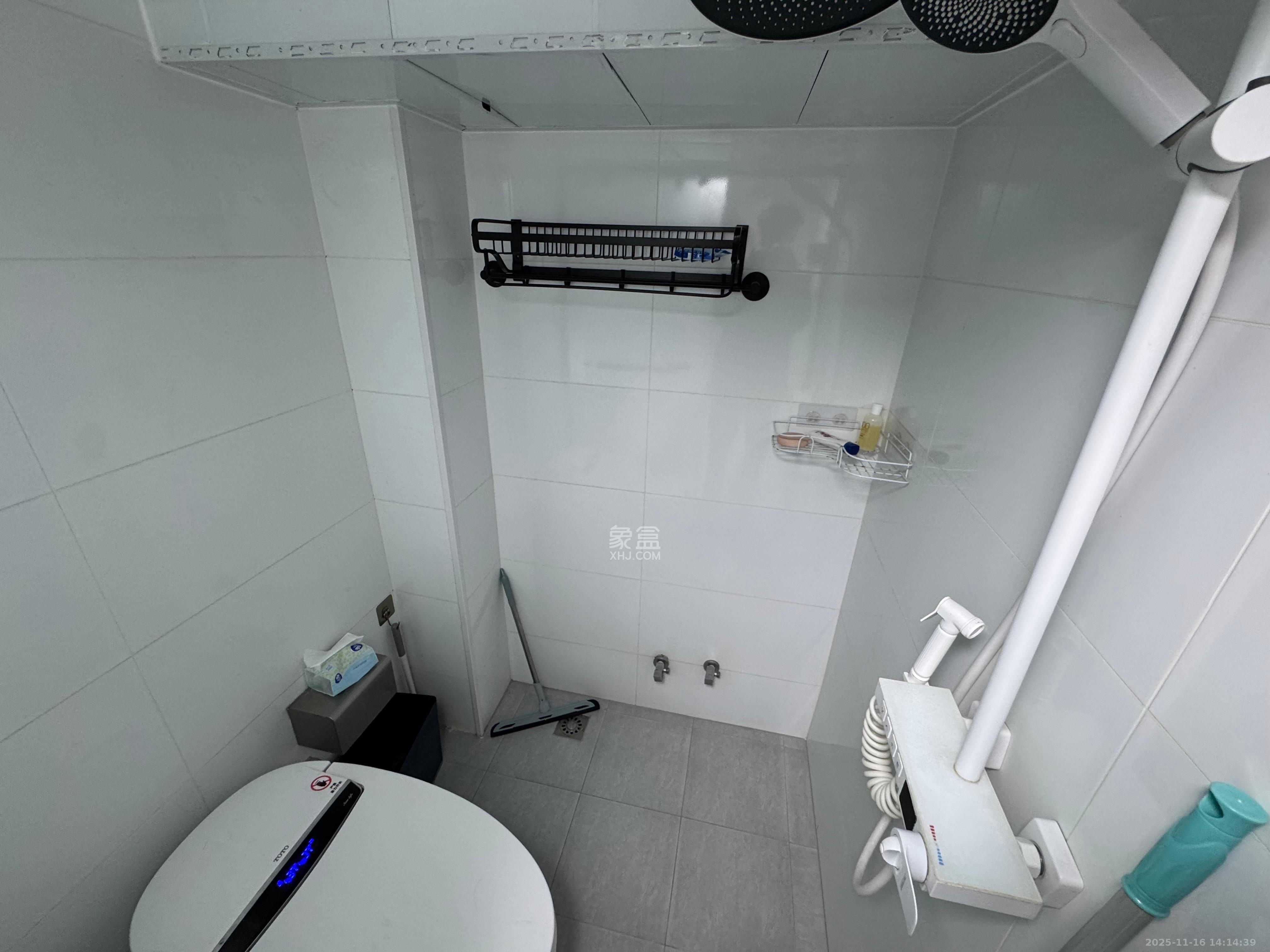 汇城上筑 3室2厅2卫 2400.0元/月 汇城上筑 3室2厅2卫 2400.0元/月室内图