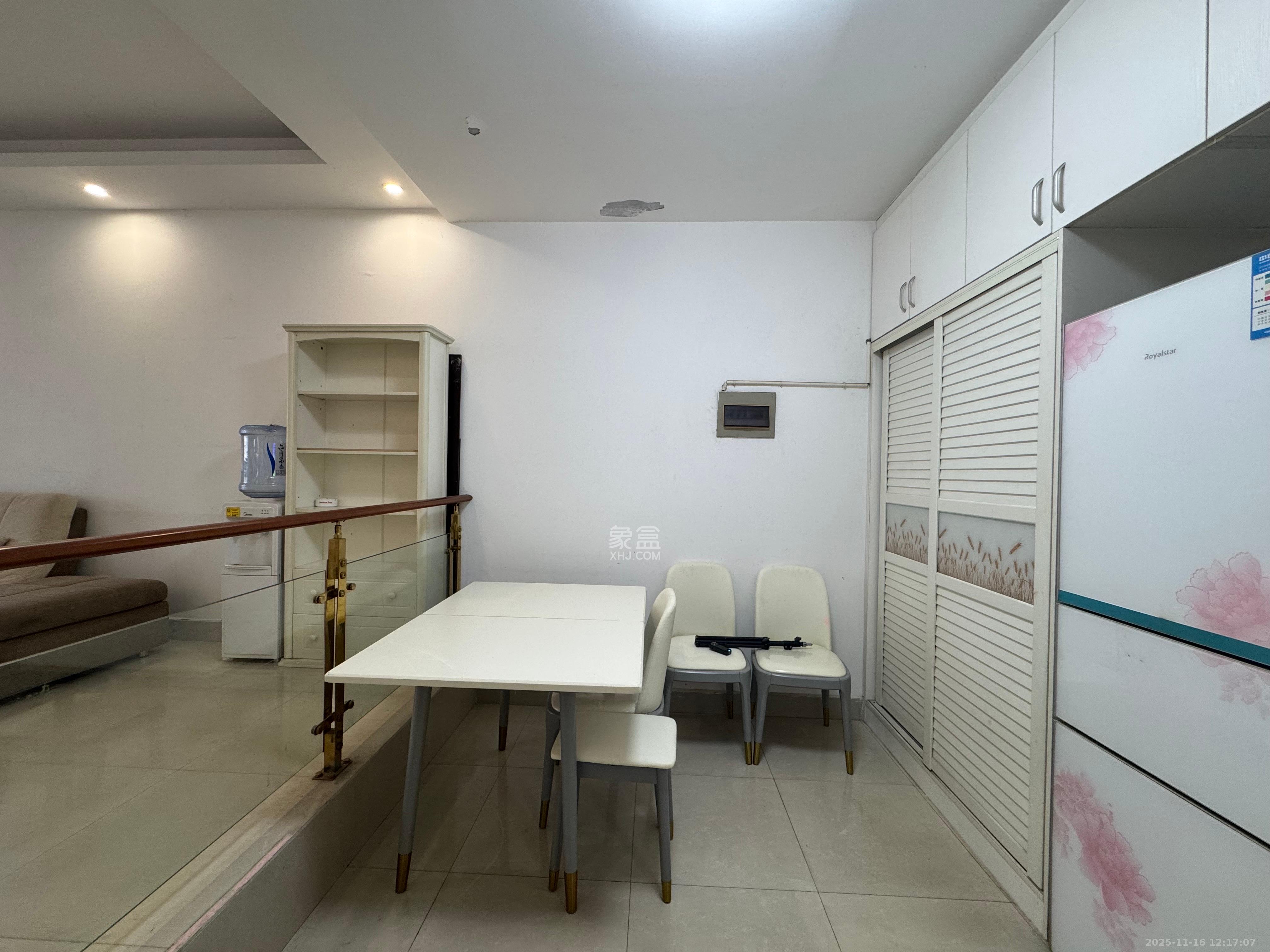 东玺门  2室1厅1卫    2300.0元/月室内图