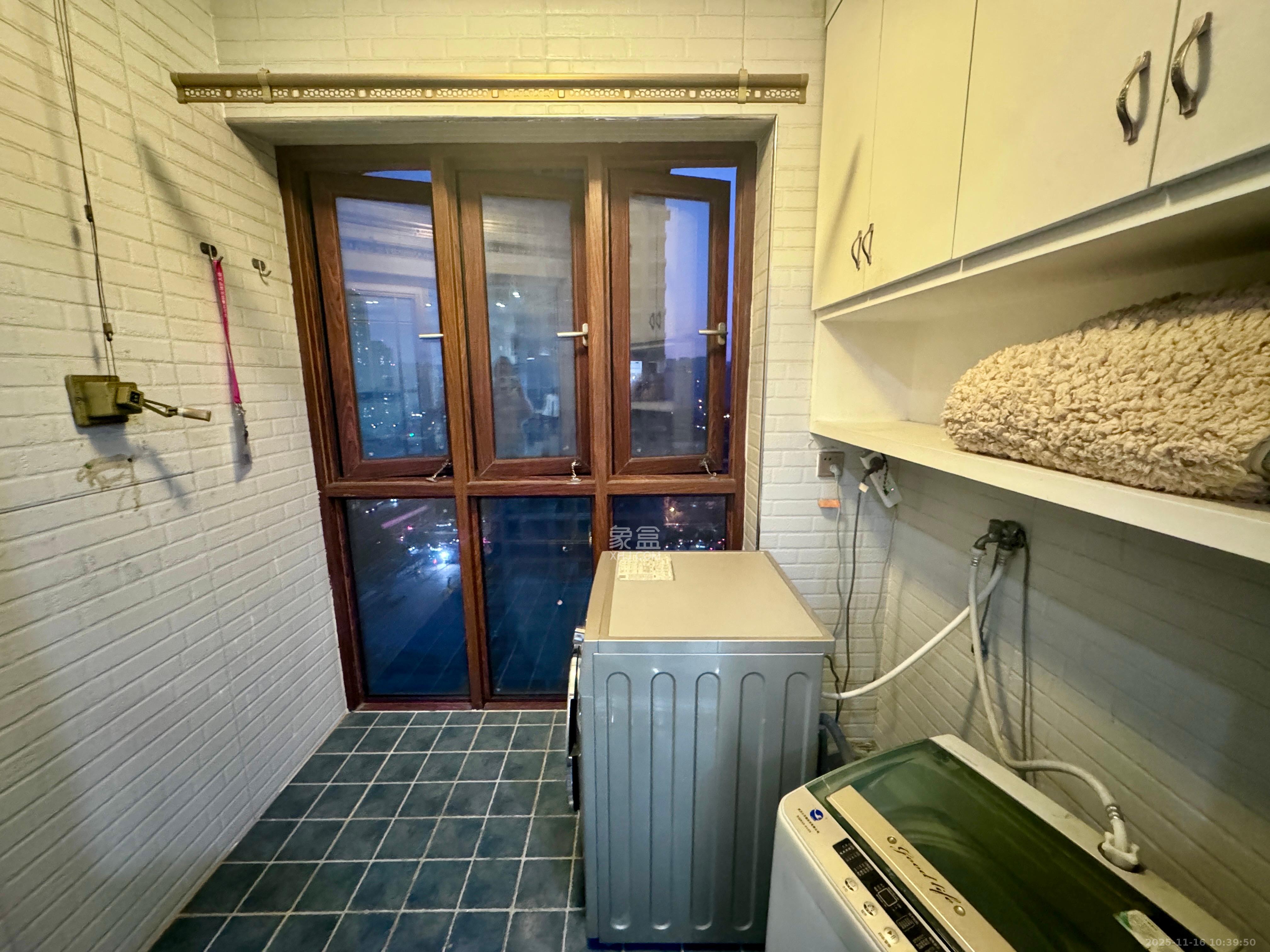 嘉宇盛世华章  3室2厅2卫    2800.0元/月室内图