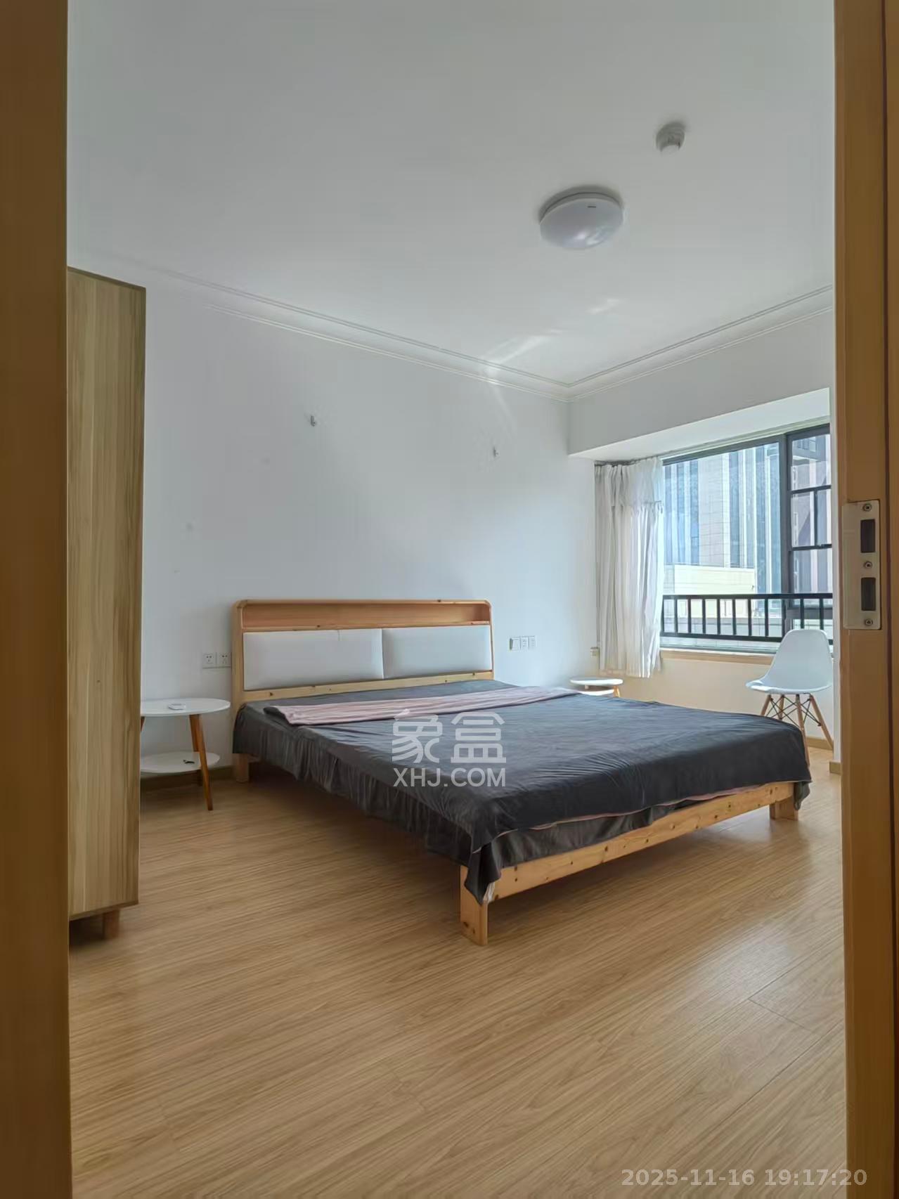 珠江好世界  3室2厅1卫    3000.0元/月室内图