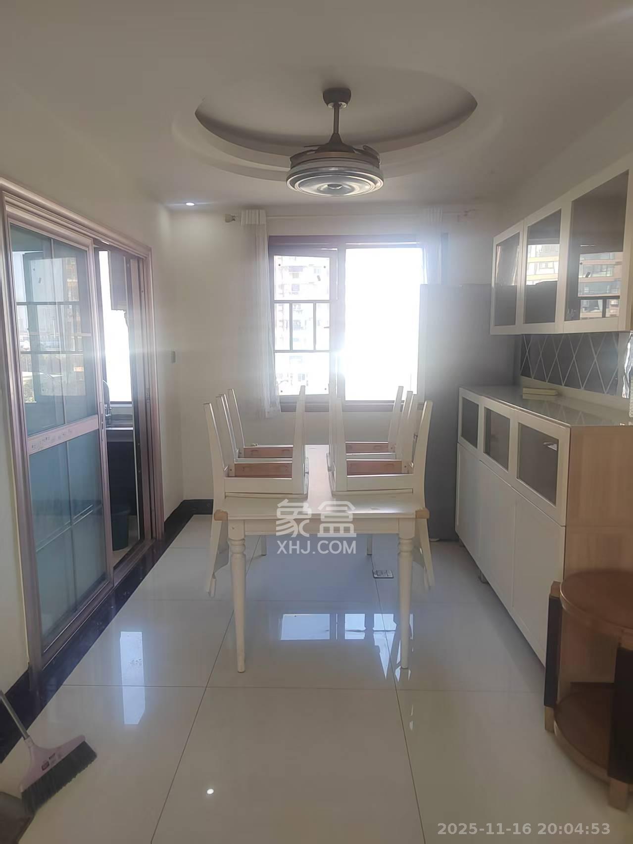 中冶中央公园  3室2厅2卫    3000.0元/月室内图