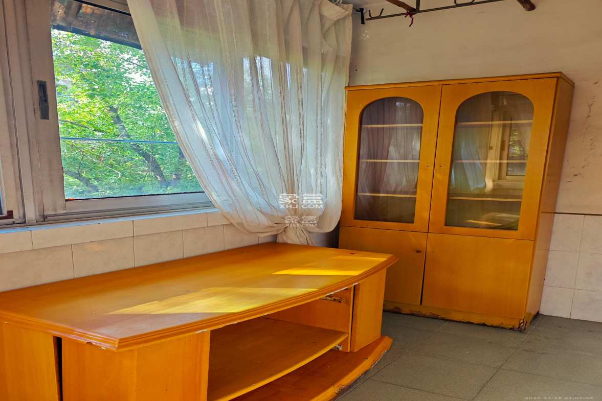 雨花大厦(云海大厦) 1室0厅0卫 1600.0元/月 雨花大厦(云海大厦) 1室0厅0卫 1600.0元/月室内图