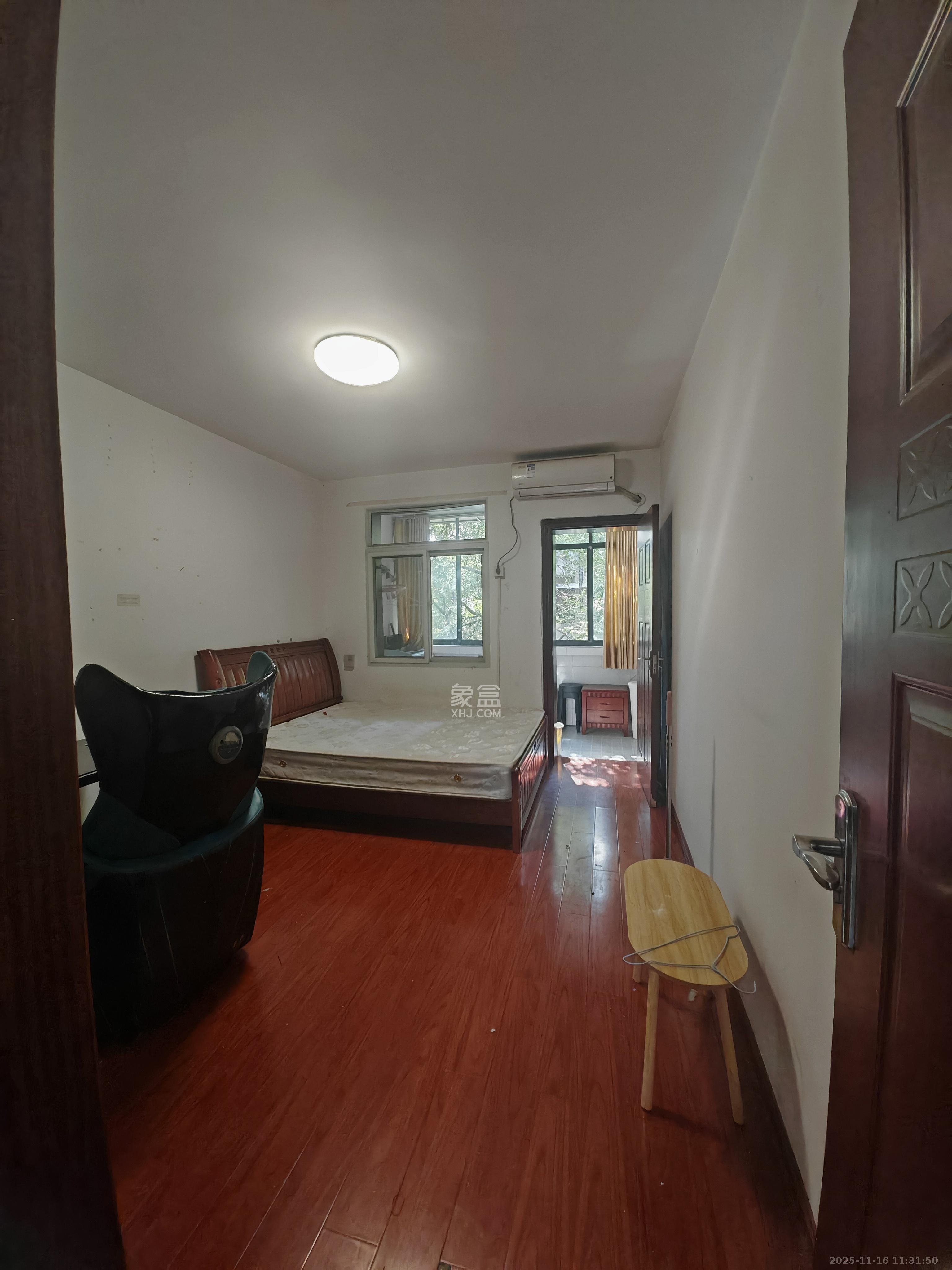 红花坡社区  1室1厅1卫    1200.0元/月室内图