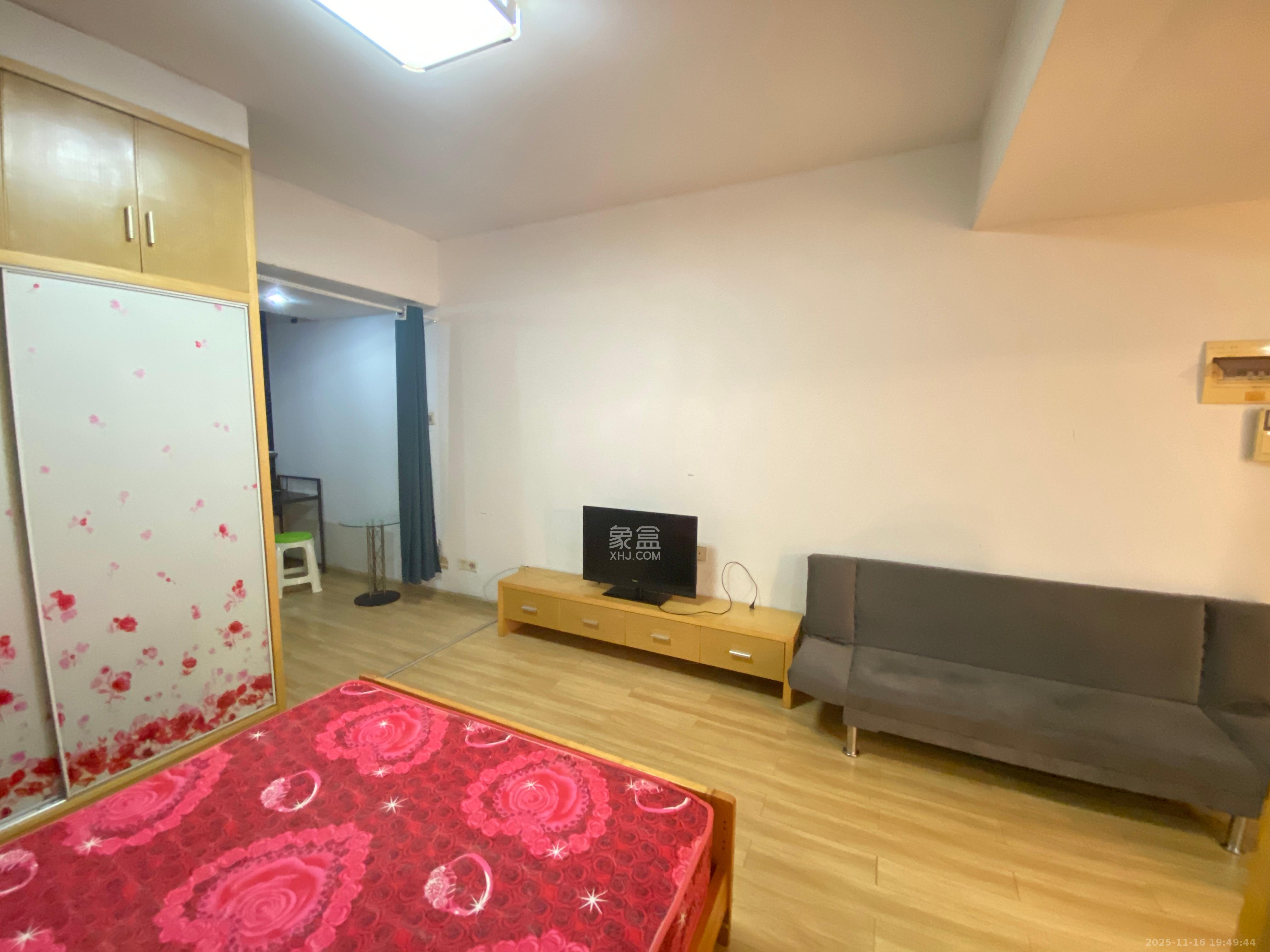 月湖兰庭  1室1厅1卫    1600.0元/月室内图