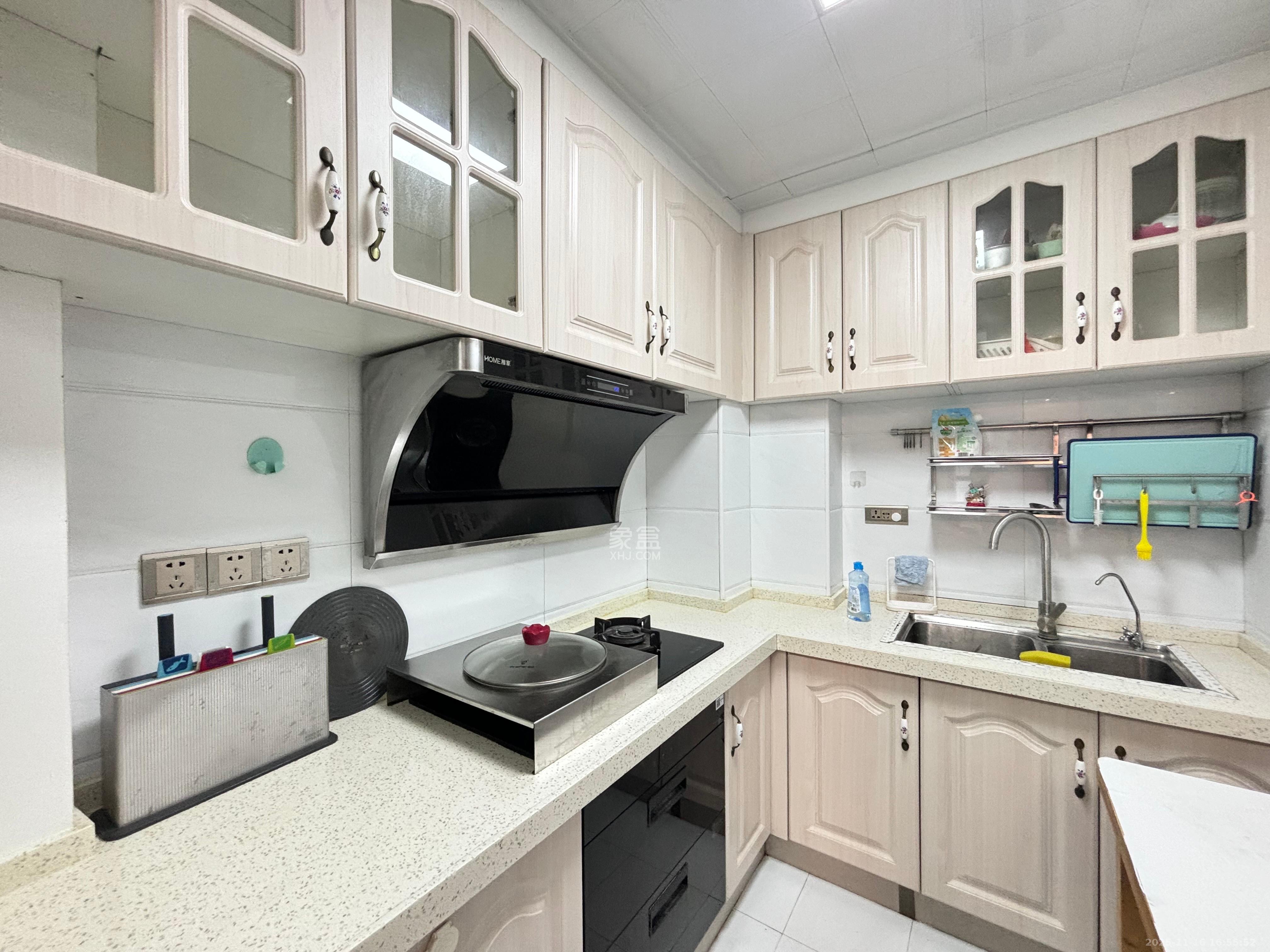 泰禹云开壹品  3室2厅2卫    2400.0元/月室内图