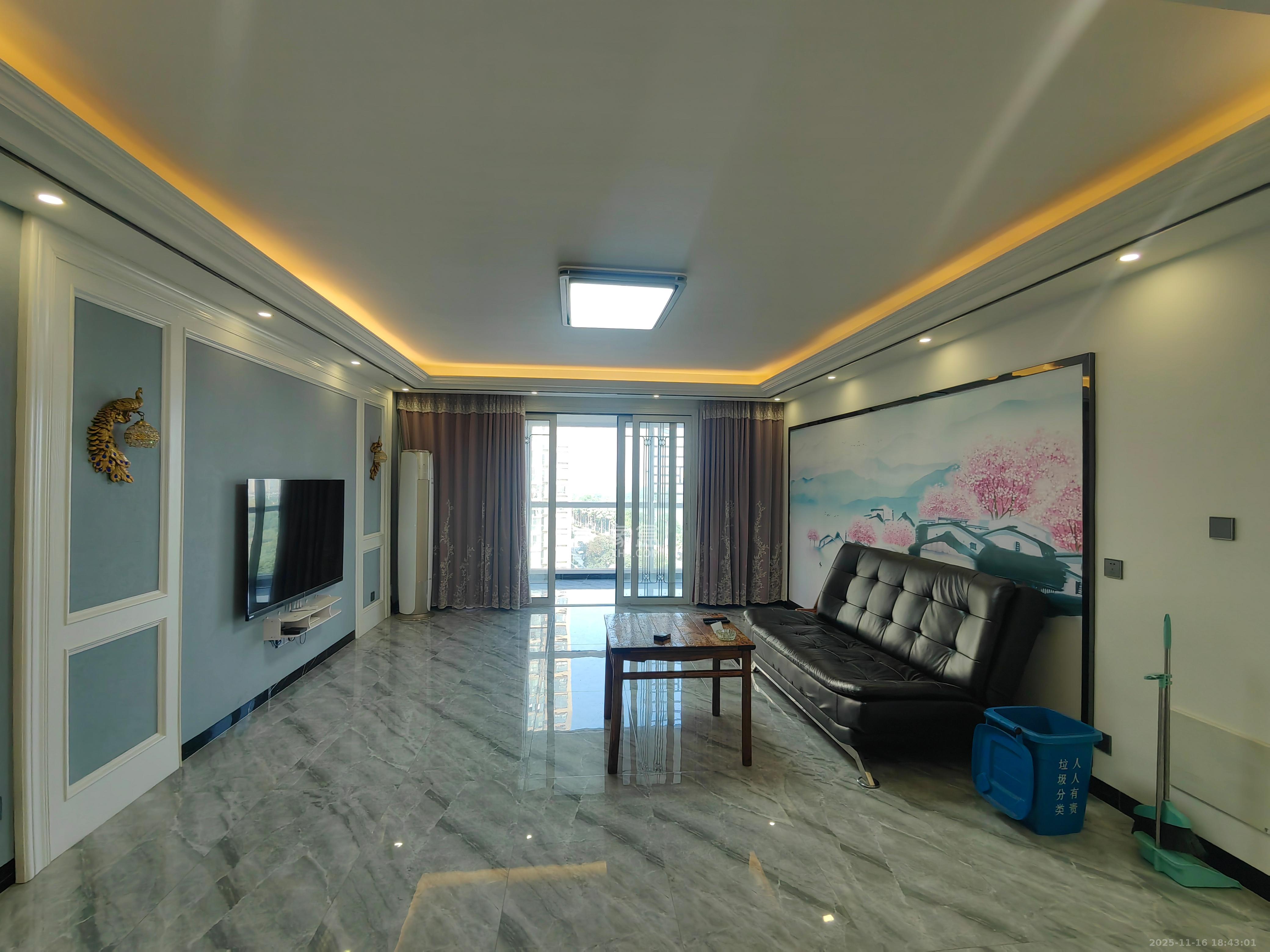 百合湖滨花园  4室2厅2卫    2400.0元/月室内图