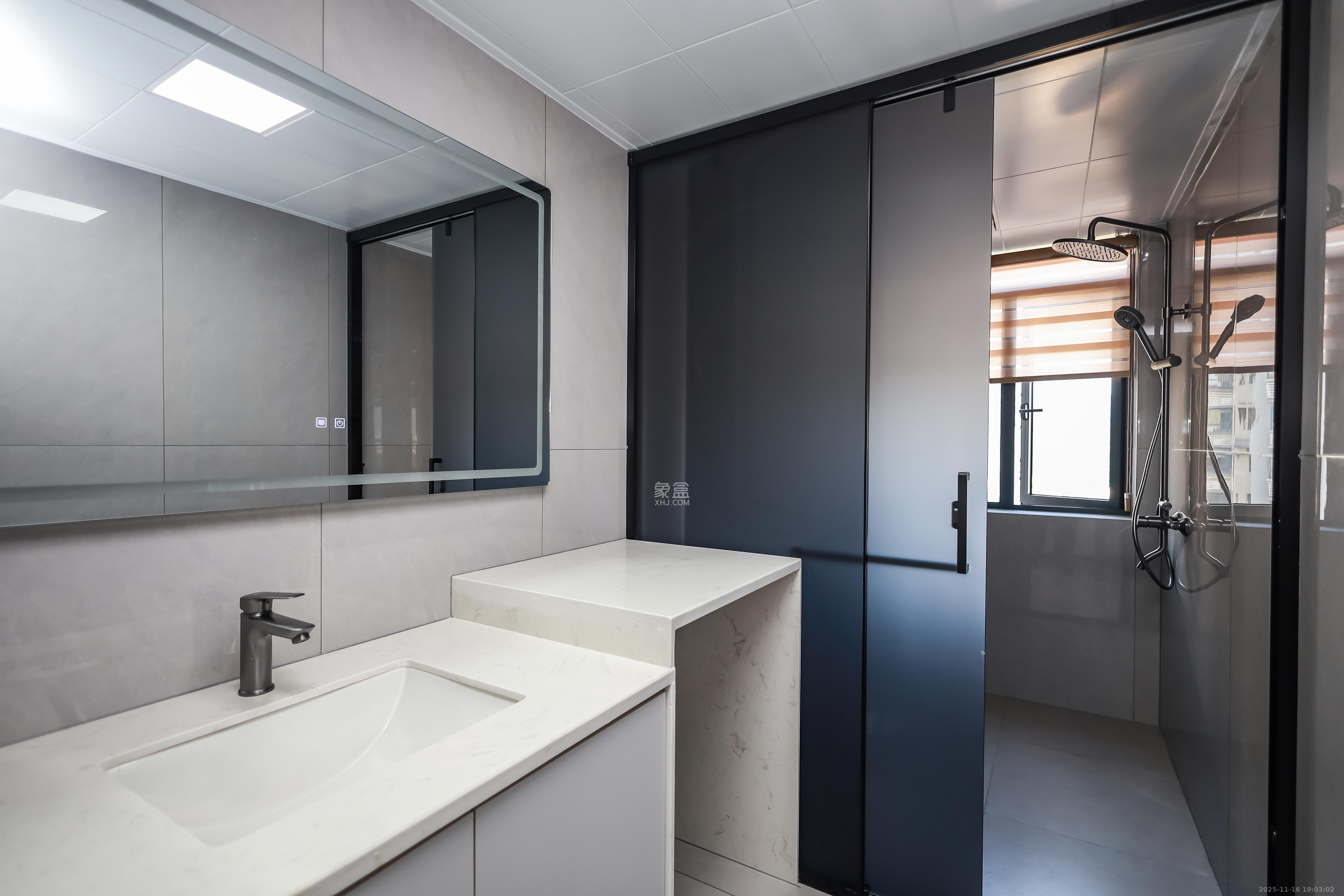 莱茵城 4室2厅2卫 116.0万 莱茵城 4室2厅2卫 116.0万卫生间