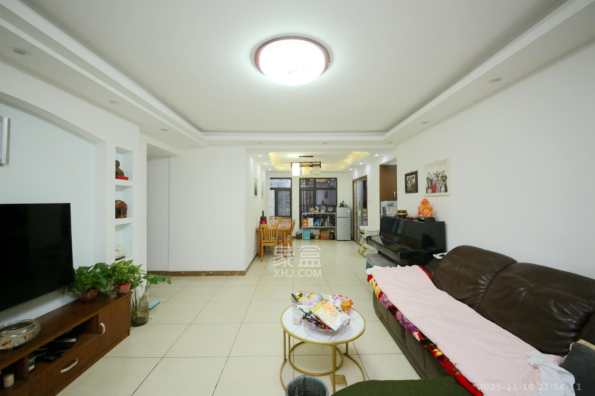 湘域城邦（湘域国际中心）  3室2厅2卫    230.0万