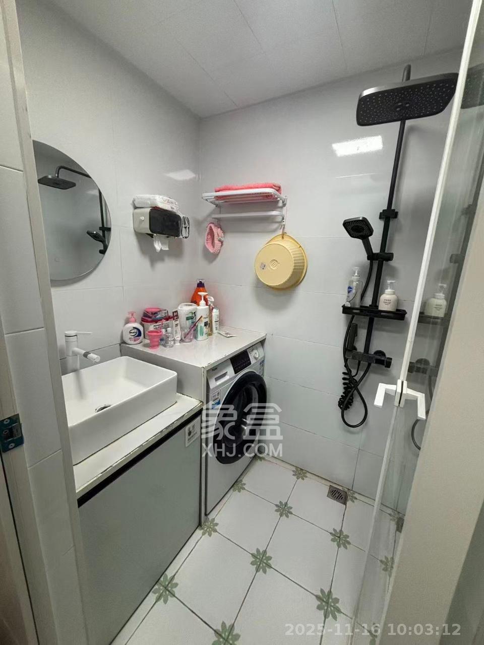 龙湖铂金岛  1室1厅1卫    1700.0元/月室内图