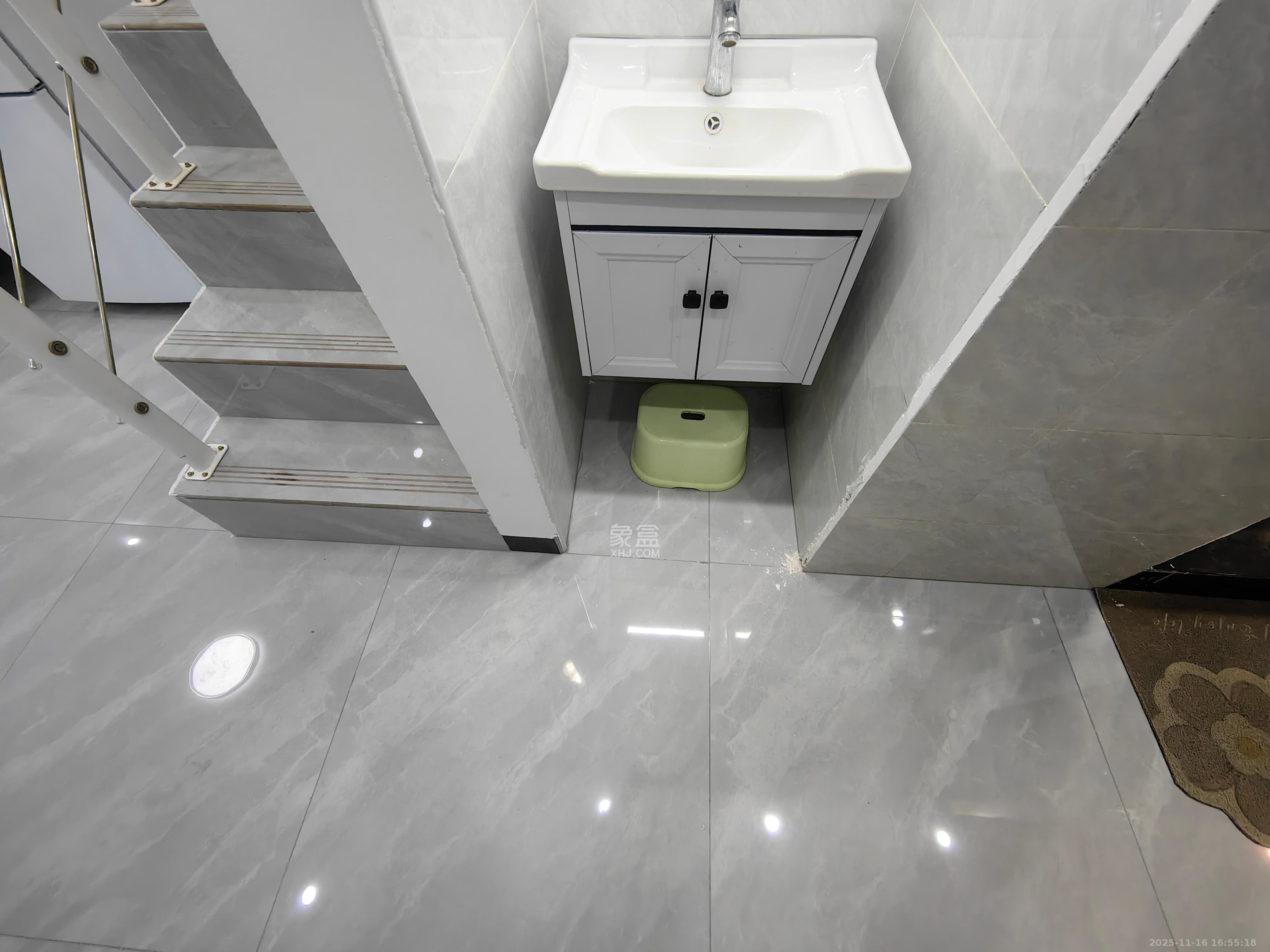 福晟翡翠湾  2室1厅1卫    1900.0元/月室内图