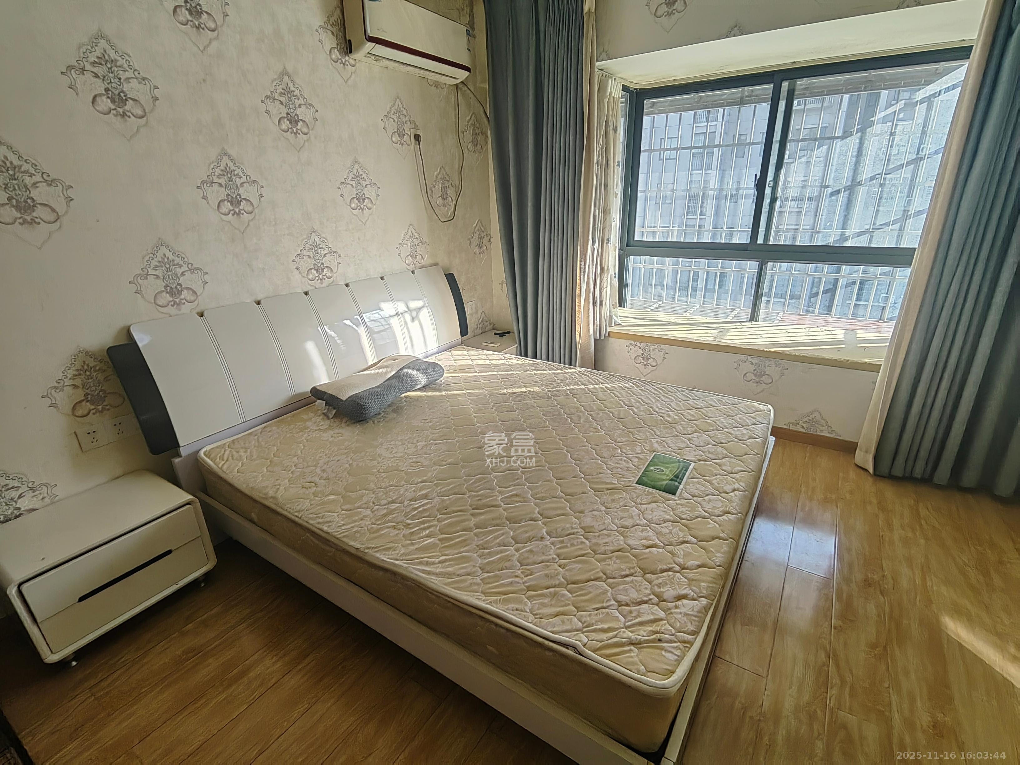 世纪桃花苑  1室0厅1卫    1200.0元/月室内图